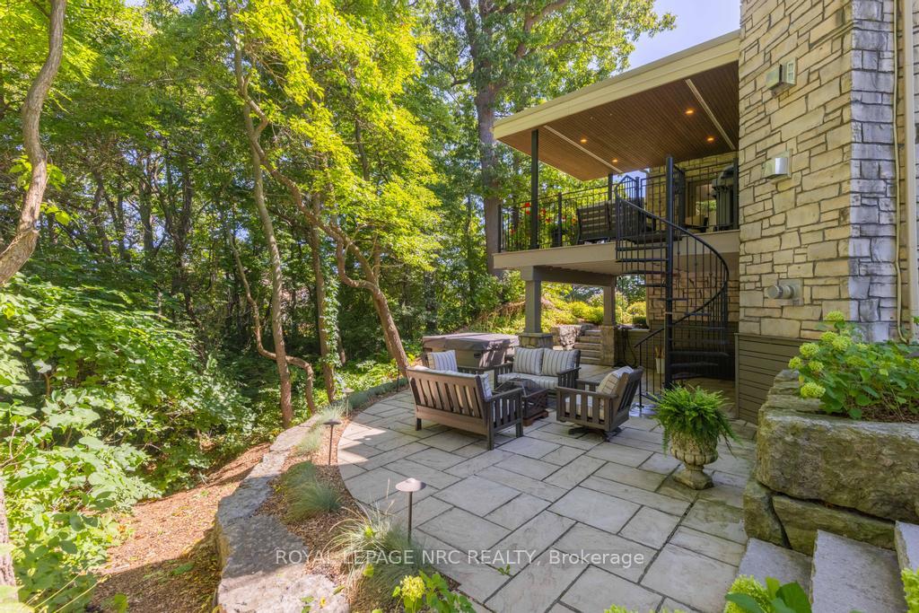 Photo 3 of 6399 Pinestone Road, Niagara Falls, Stamford — HOMEH