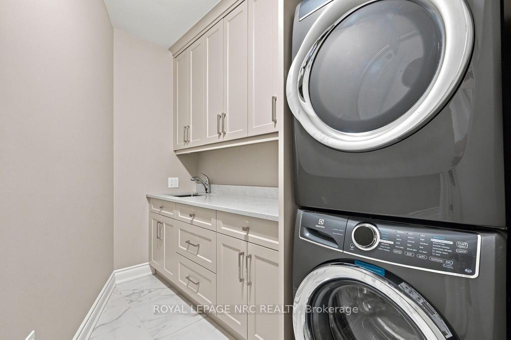 Photo 27 of 6399 Pinestone Road, Niagara Falls, Stamford — HOMEH