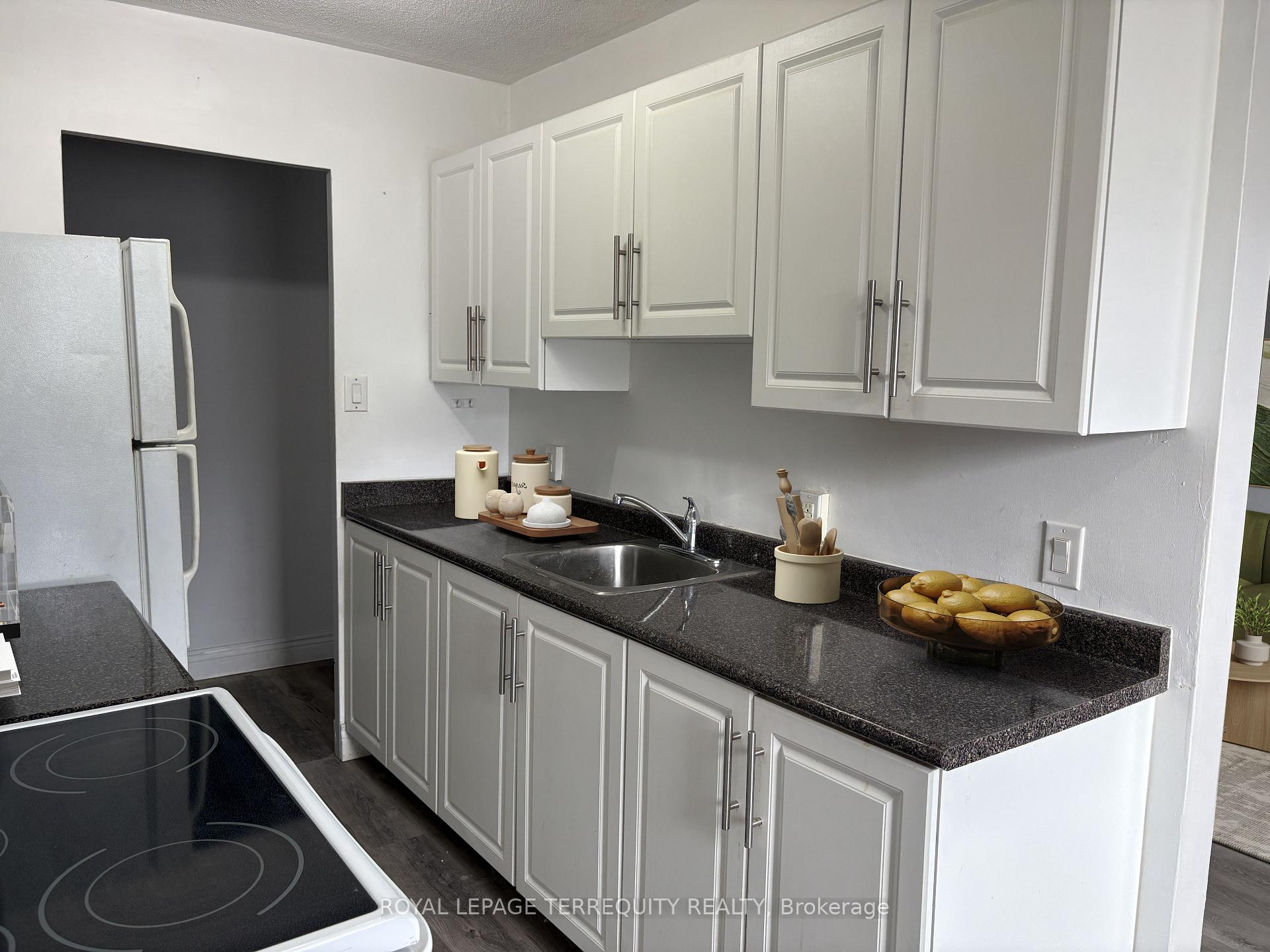 Photo 5 of Unit 101, 200 Park Road N, Oshawa, McLaughlin — HOMEH