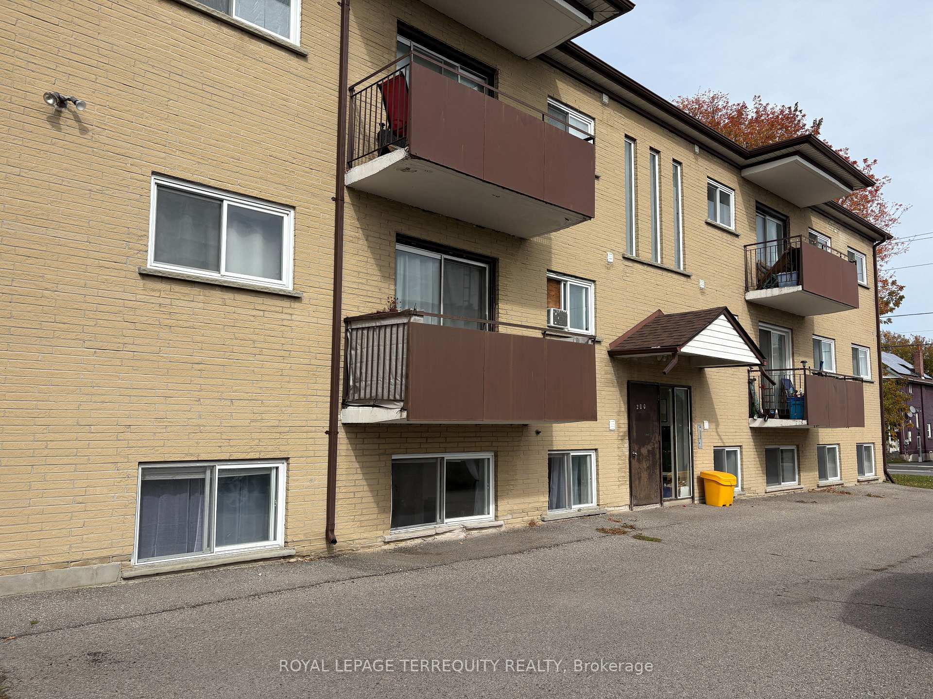 Photo 15 of Unit 101, 200 Park Road N, Oshawa, McLaughlin — HOMEH