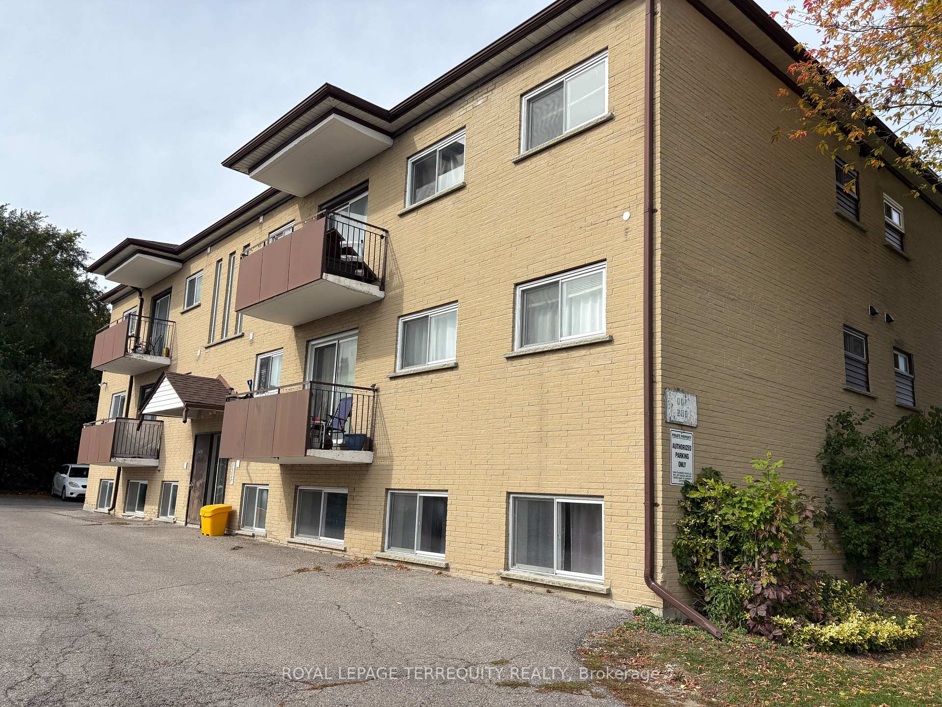 Photo 16 of Unit 101, 200 Park Road N, Oshawa, McLaughlin — HOMEH