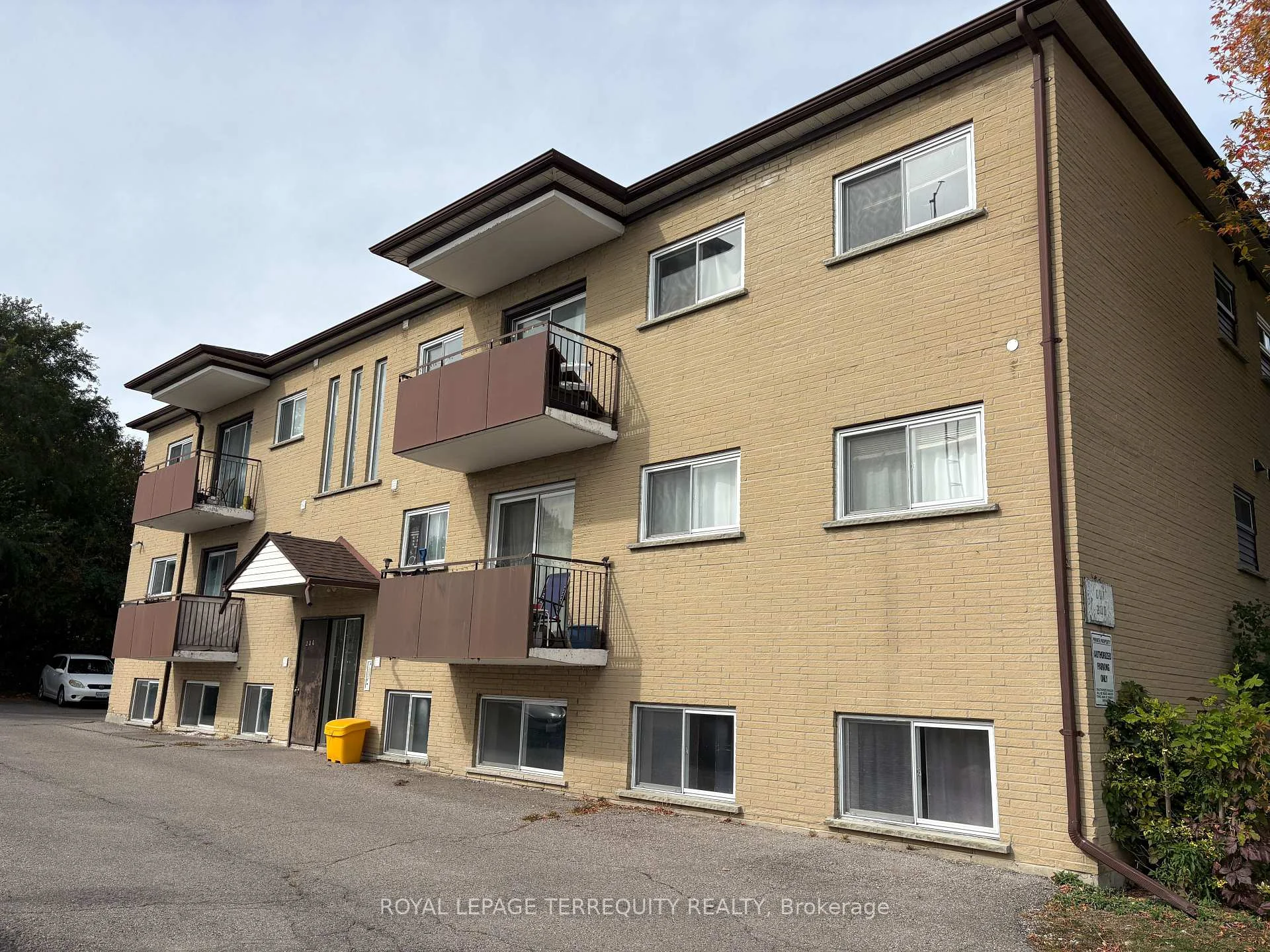 Photo 17 of Unit 101, 200 Park Road N, Oshawa, McLaughlin — HOMEH