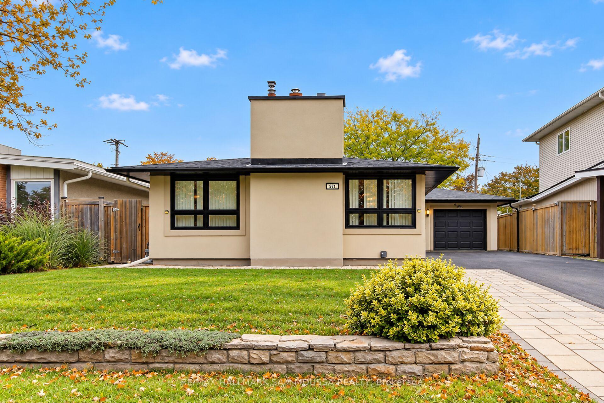 Photo 2 of 971B Blythdale Road, Ottawa, McKellar Heights/Glabar Park — HOMEH