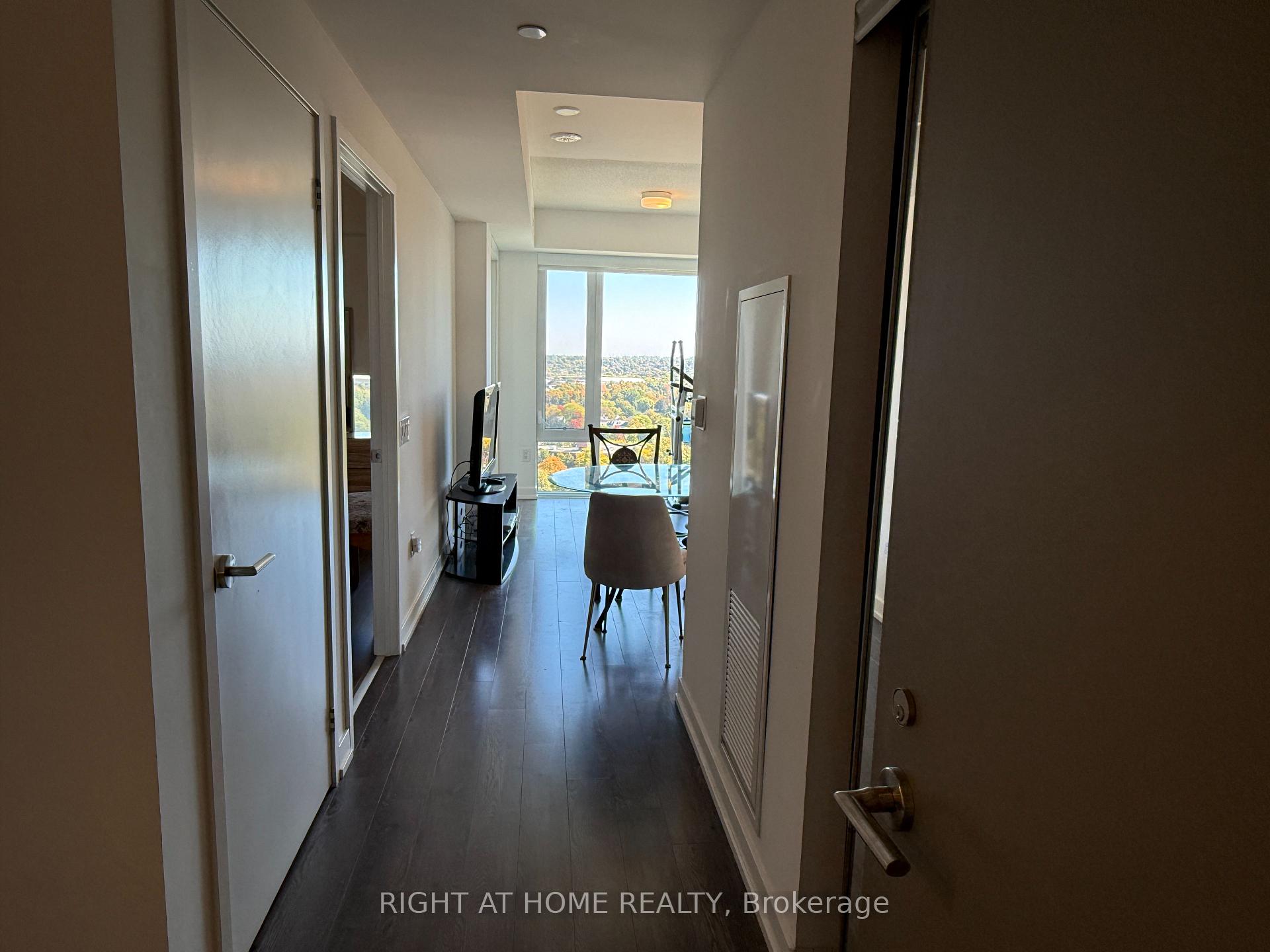 Photo 5 of 20 O'Neill Road, North York, Banbury-Don Mills — HOMEH
