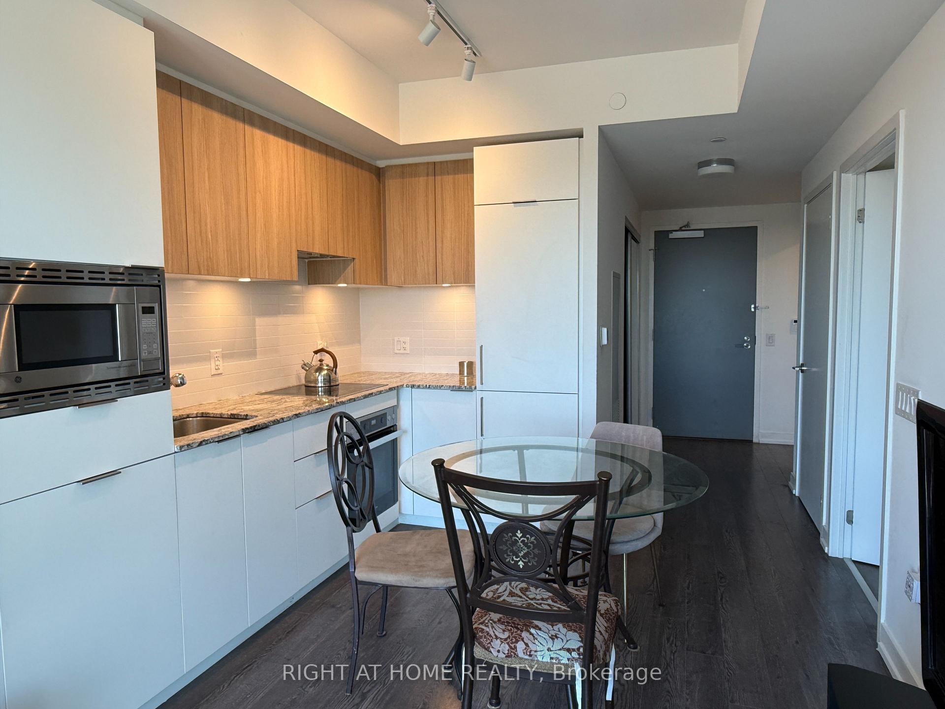 Photo 7 of 20 O'Neill Road, North York, Banbury-Don Mills — HOMEH