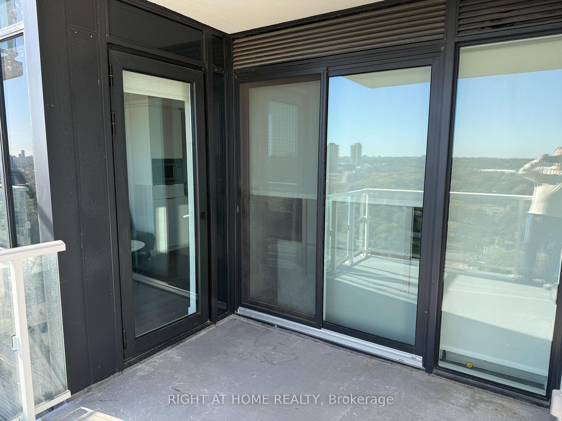 Photo 14 of 20 O'Neill Road, North York, Banbury-Don Mills — HOMEH