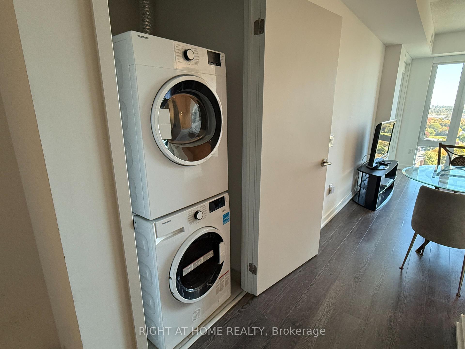 Photo 15 of 20 O'Neill Road, North York, Banbury-Don Mills — HOMEH
