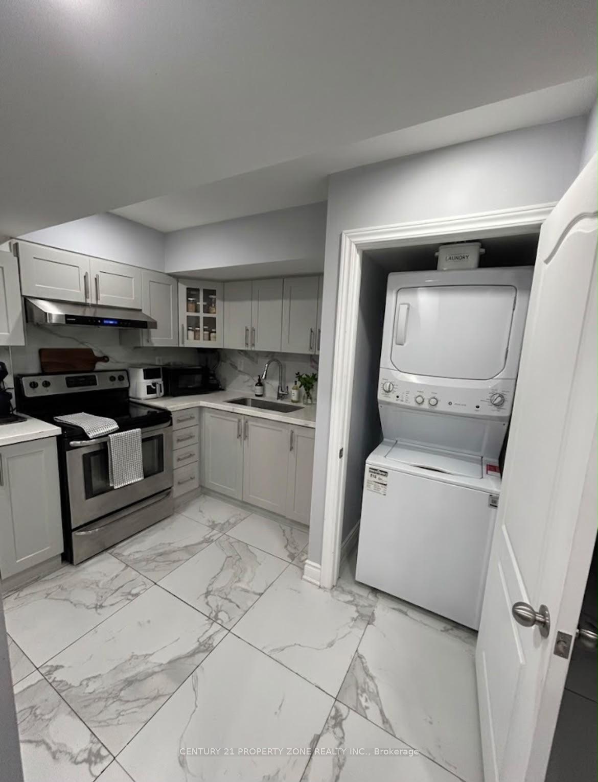 Photo 6 of 65 Sugarberry Drive, Brampton, Credit Valley — HOMEH