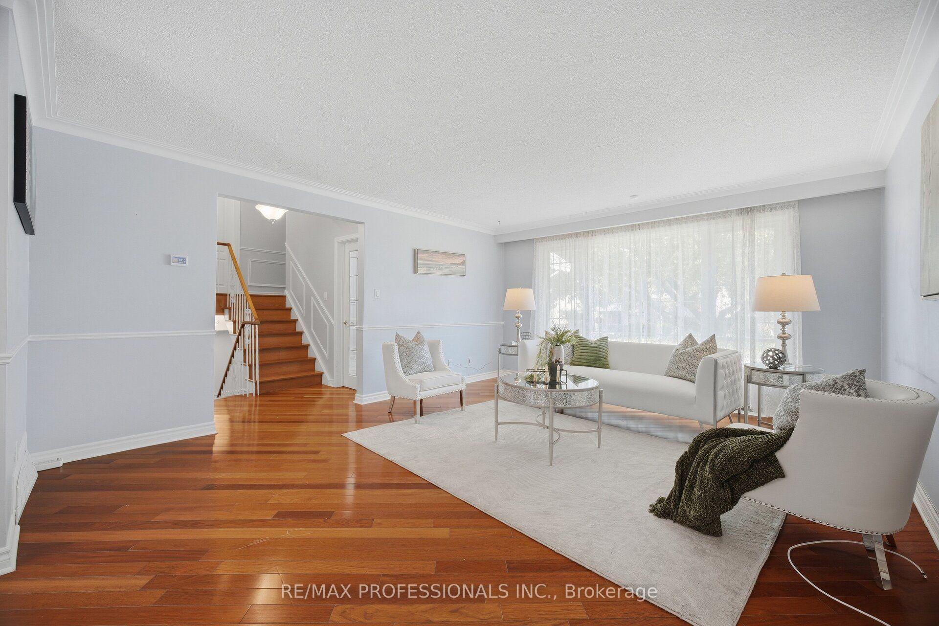 Photo 10 of 75 Sabrina Drive, Etobicoke, Willowridge-Martingrove-Richview — HOMEH