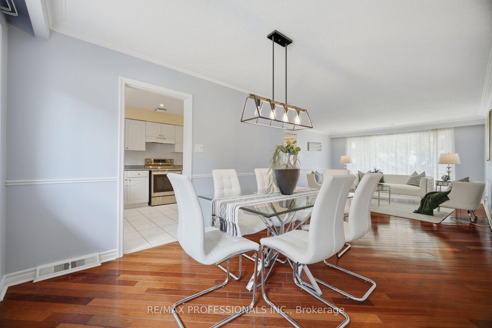 Photo 14 of 75 Sabrina Drive, Etobicoke, Willowridge-Martingrove-Richview — HOMEH