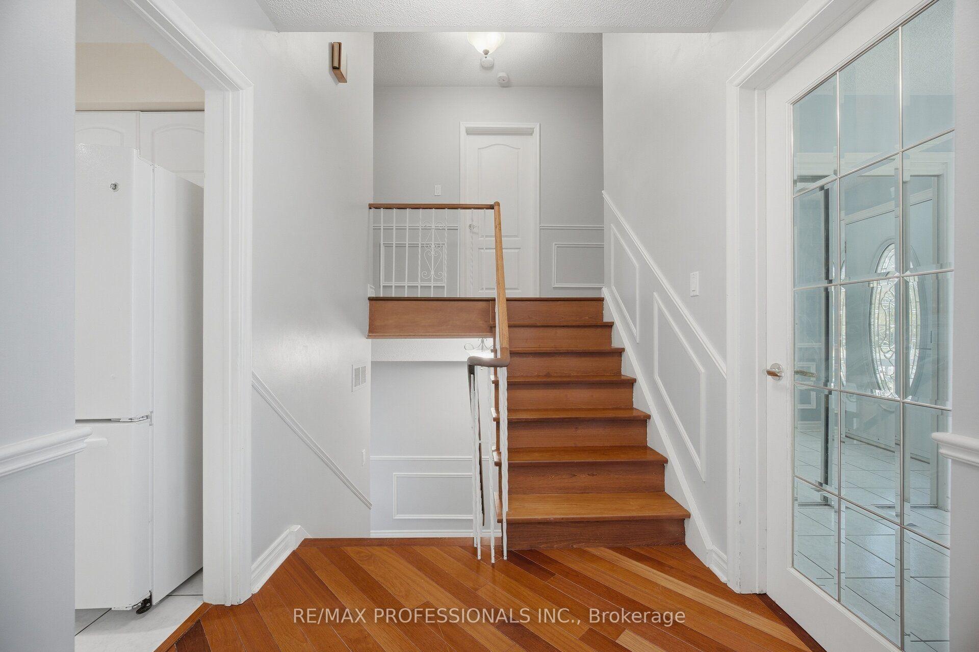 Photo 16 of 75 Sabrina Drive, Etobicoke, Willowridge-Martingrove-Richview — HOMEH
