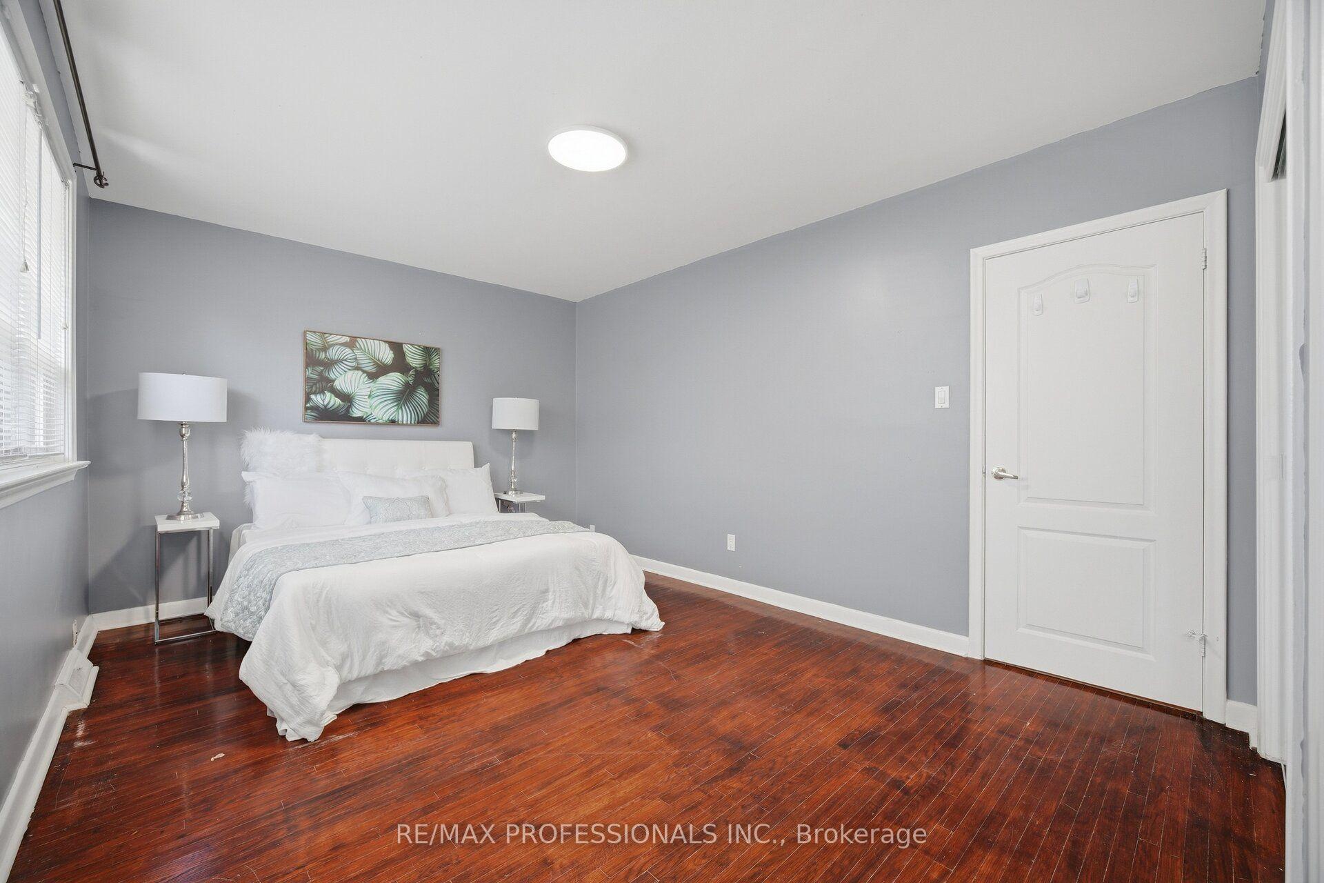 Photo 21 of 75 Sabrina Drive, Etobicoke, Willowridge-Martingrove-Richview — HOMEH