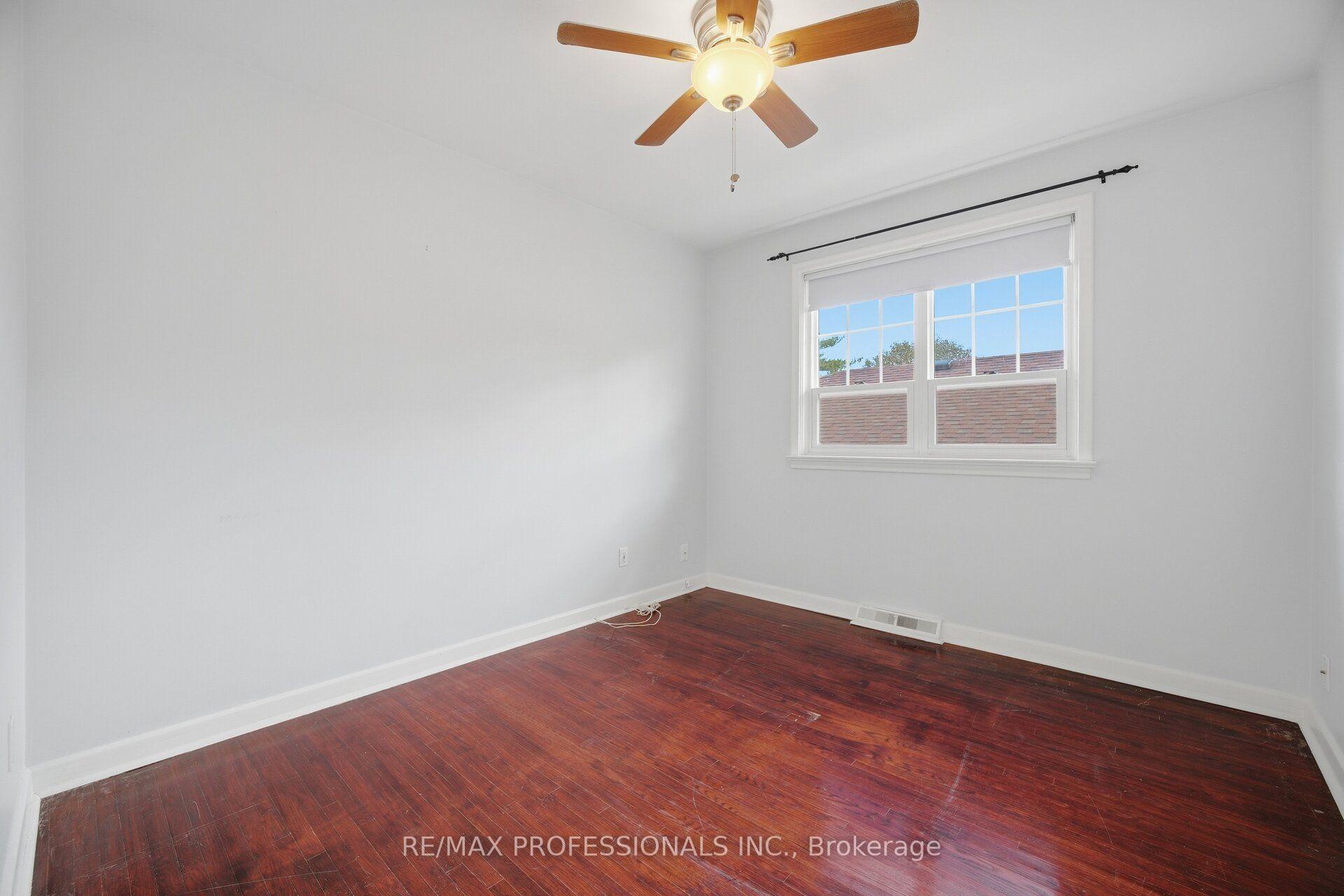 Photo 23 of 75 Sabrina Drive, Etobicoke, Willowridge-Martingrove-Richview — HOMEH