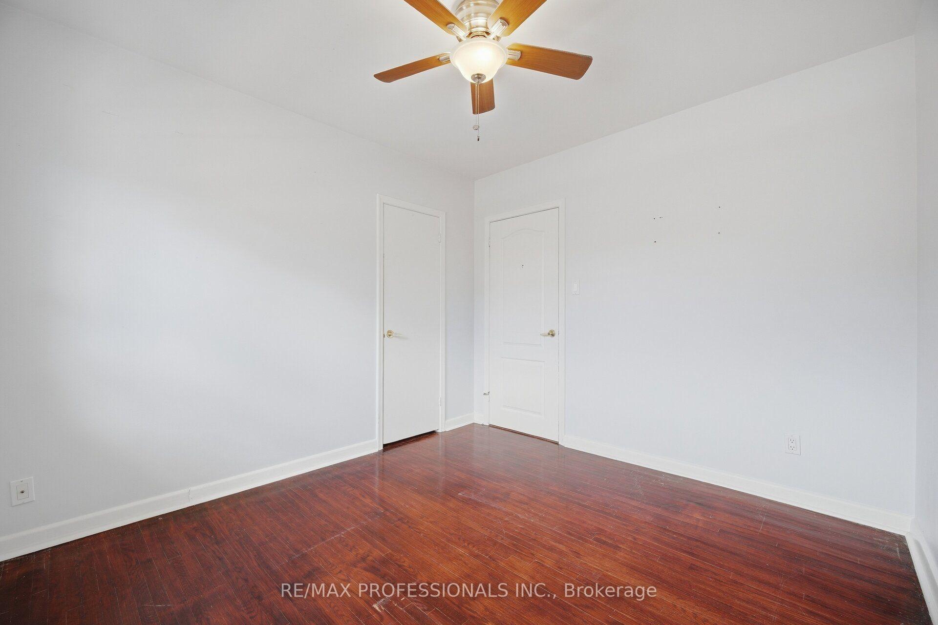 Photo 24 of 75 Sabrina Drive, Etobicoke, Willowridge-Martingrove-Richview — HOMEH