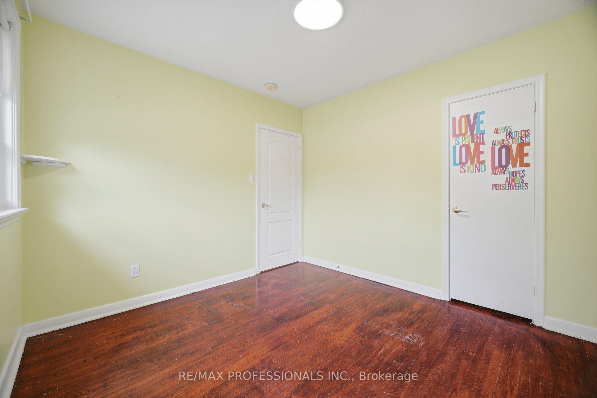 Photo 26 of 75 Sabrina Drive, Etobicoke, Willowridge-Martingrove-Richview — HOMEH