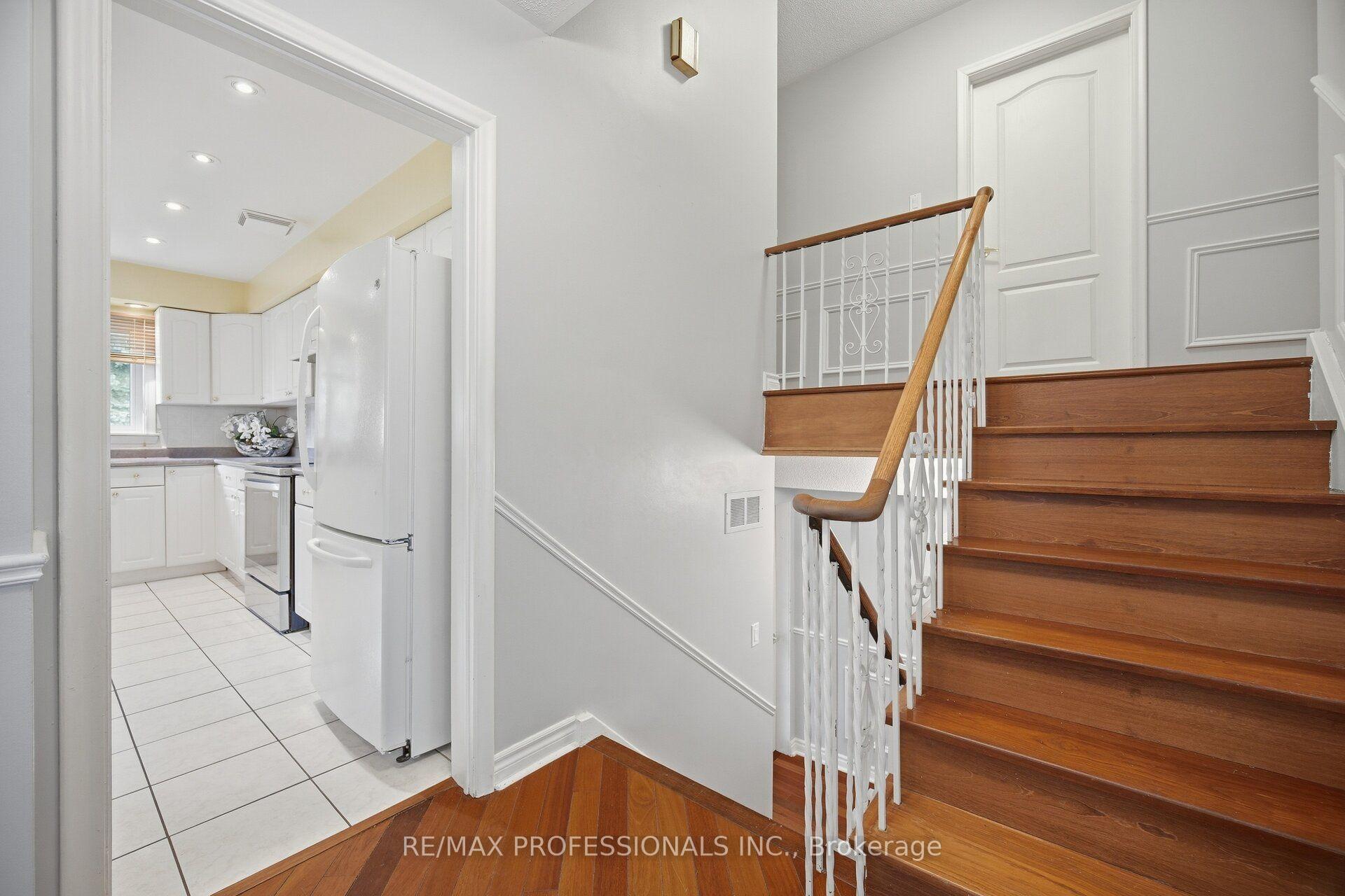 Photo 27 of 75 Sabrina Drive, Etobicoke, Willowridge-Martingrove-Richview — HOMEH