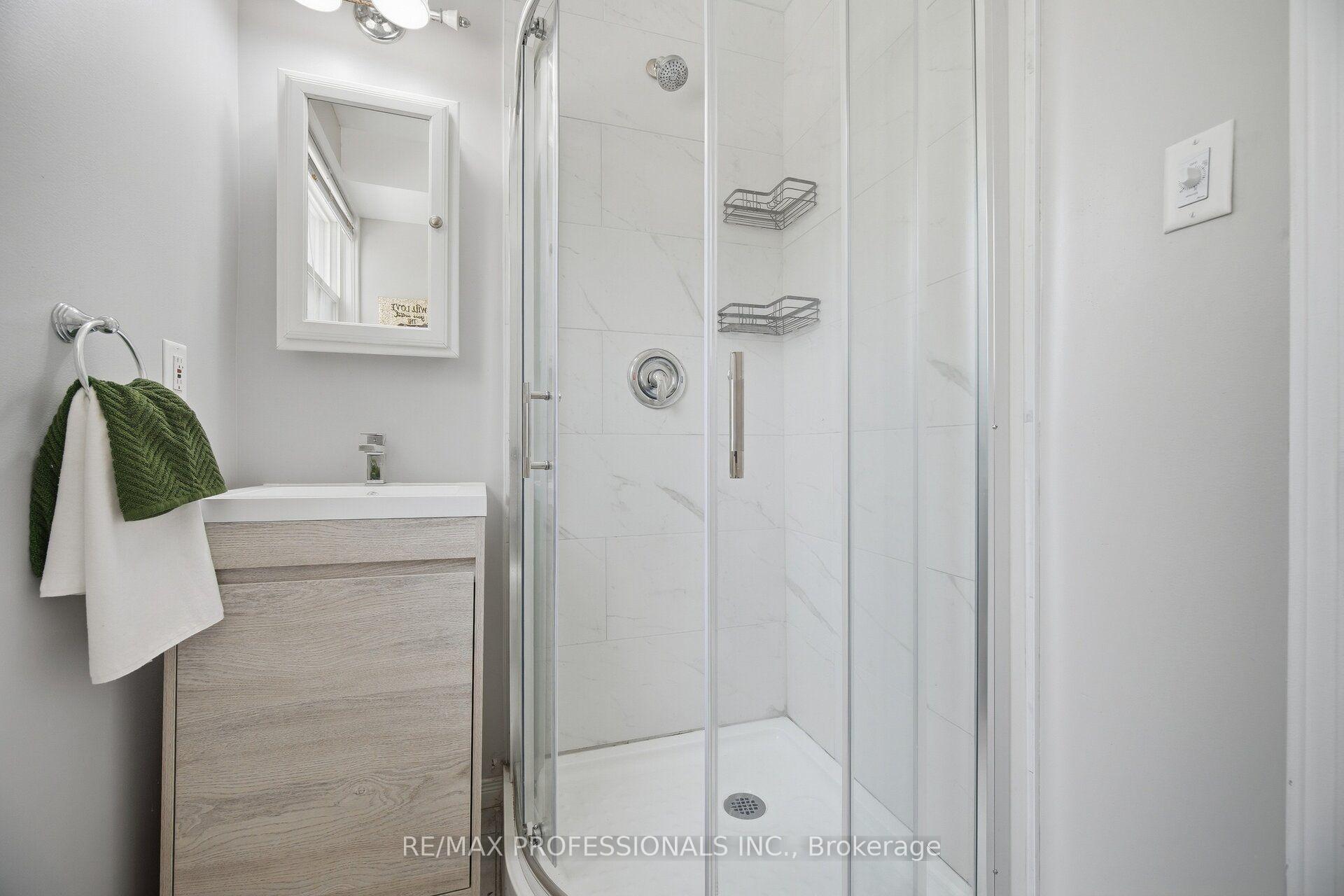 Photo 33 of 75 Sabrina Drive, Etobicoke, Willowridge-Martingrove-Richview — HOMEH