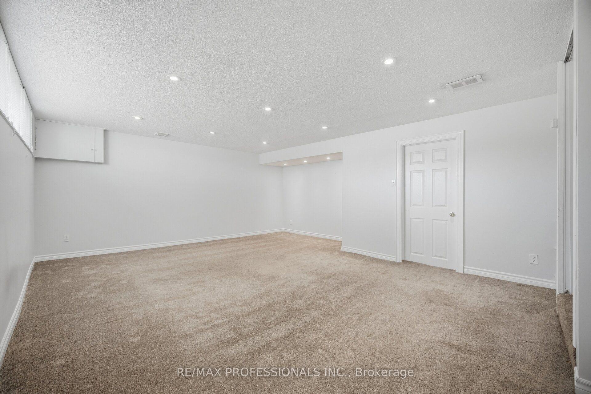 Photo 35 of 75 Sabrina Drive, Etobicoke, Willowridge-Martingrove-Richview — HOMEH