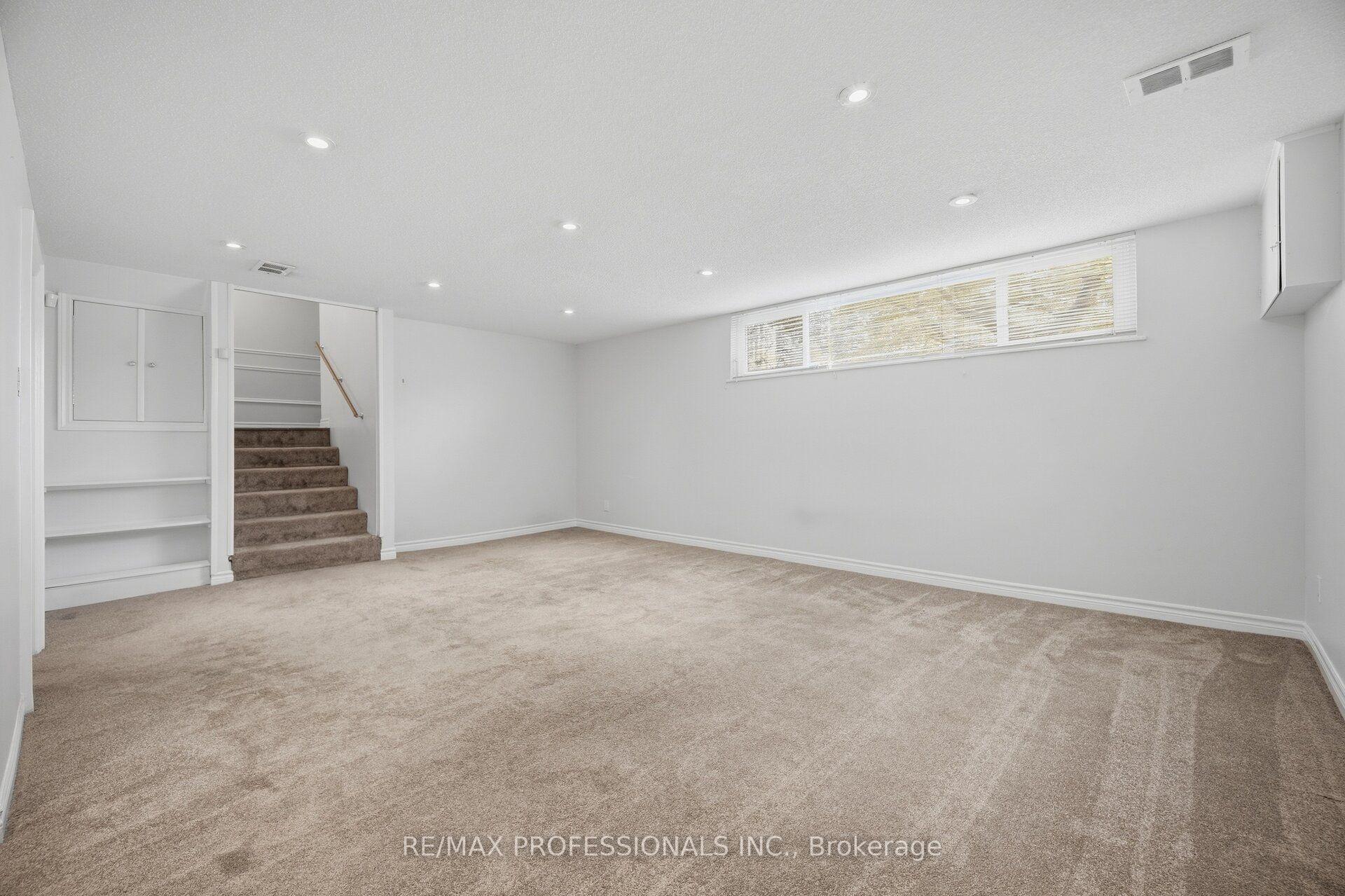 Photo 36 of 75 Sabrina Drive, Etobicoke, Willowridge-Martingrove-Richview — HOMEH