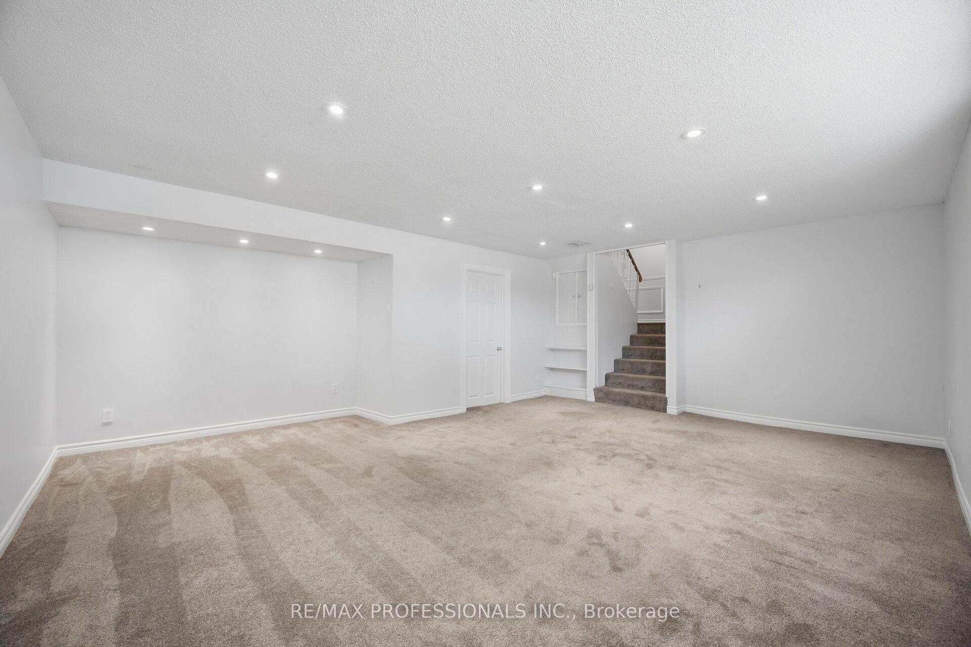 Photo 37 of 75 Sabrina Drive, Etobicoke, Willowridge-Martingrove-Richview — HOMEH