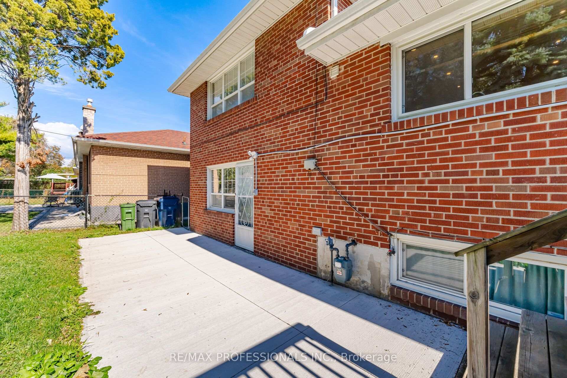 Photo 41 of 75 Sabrina Drive, Etobicoke, Willowridge-Martingrove-Richview — HOMEH
