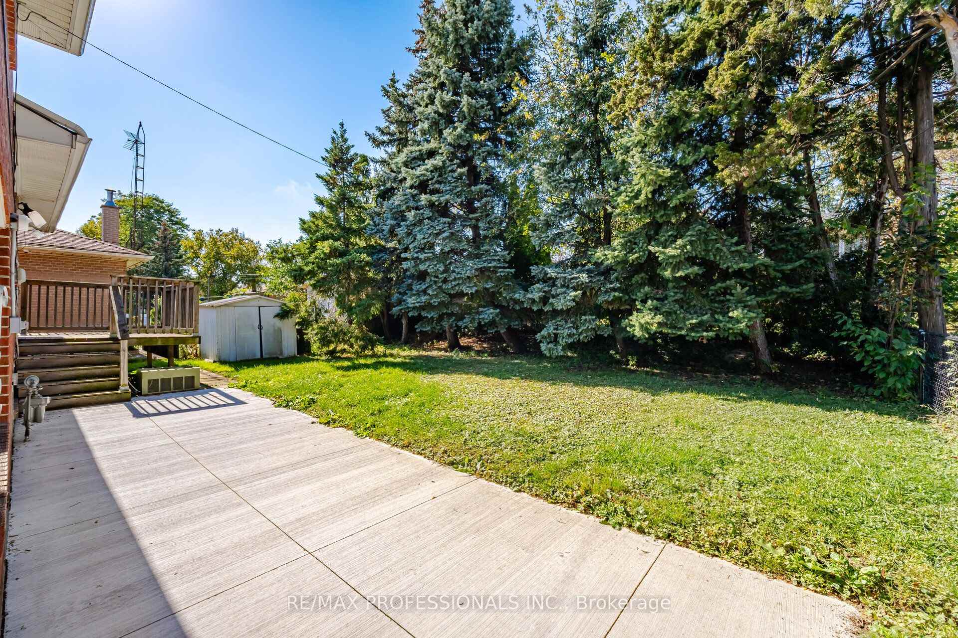 Photo 42 of 75 Sabrina Drive, Etobicoke, Willowridge-Martingrove-Richview — HOMEH