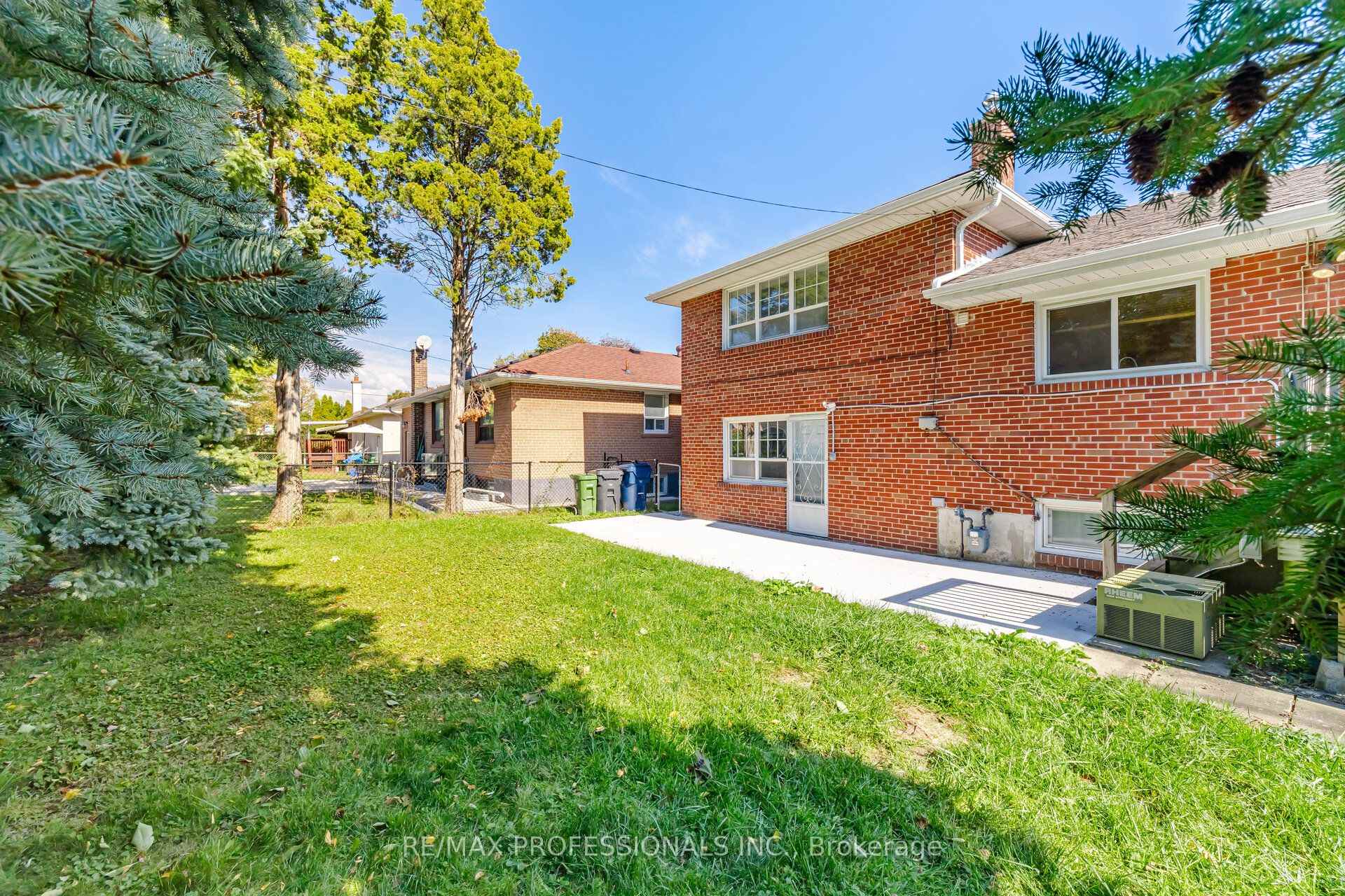Photo 44 of 75 Sabrina Drive, Etobicoke, Willowridge-Martingrove-Richview — HOMEH