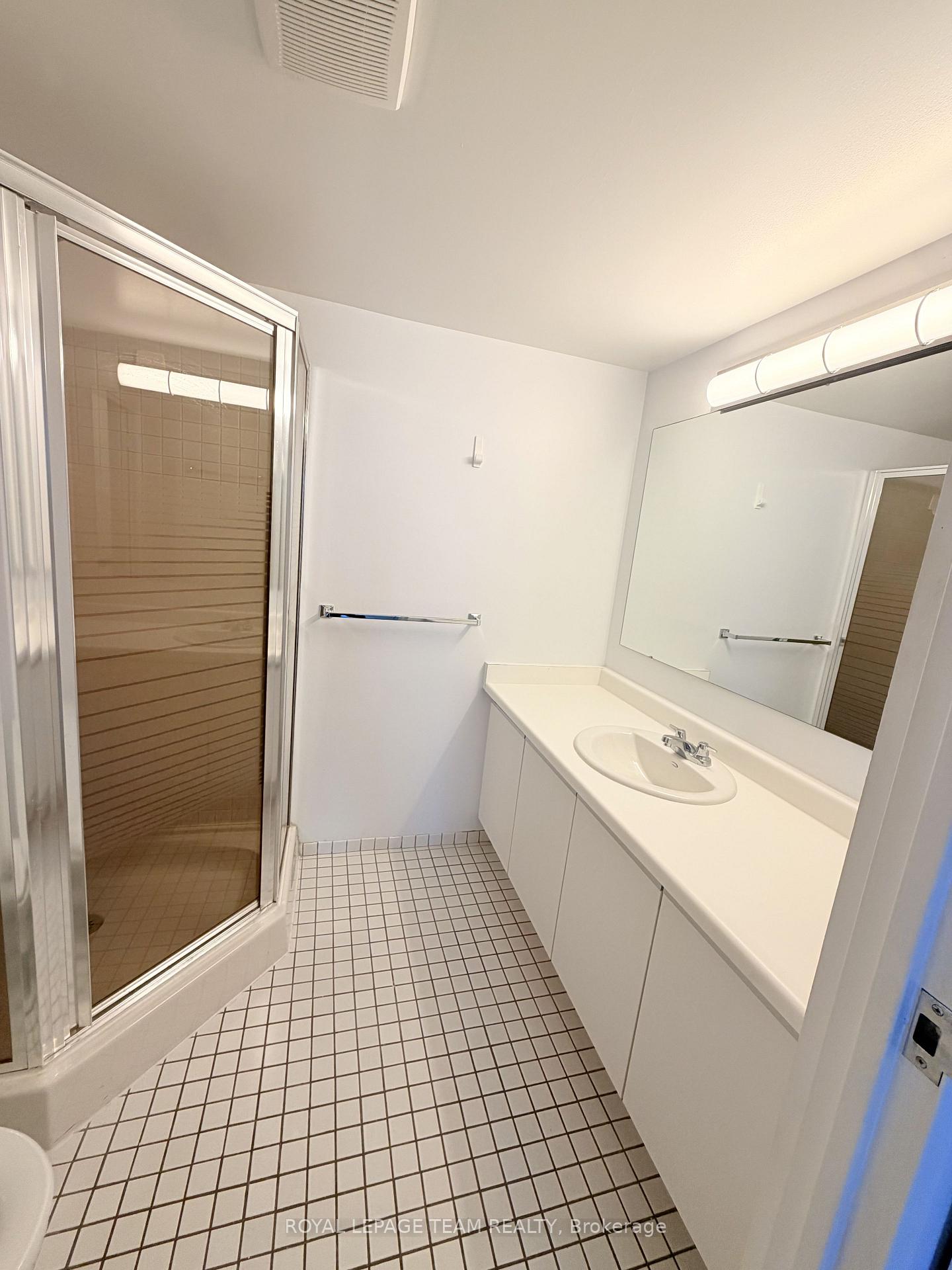 Photo 13 of Unit 909, 2759 Carousel Crescent, Ottawa, Emerald Woods/Sawmill Creek — HOMEH