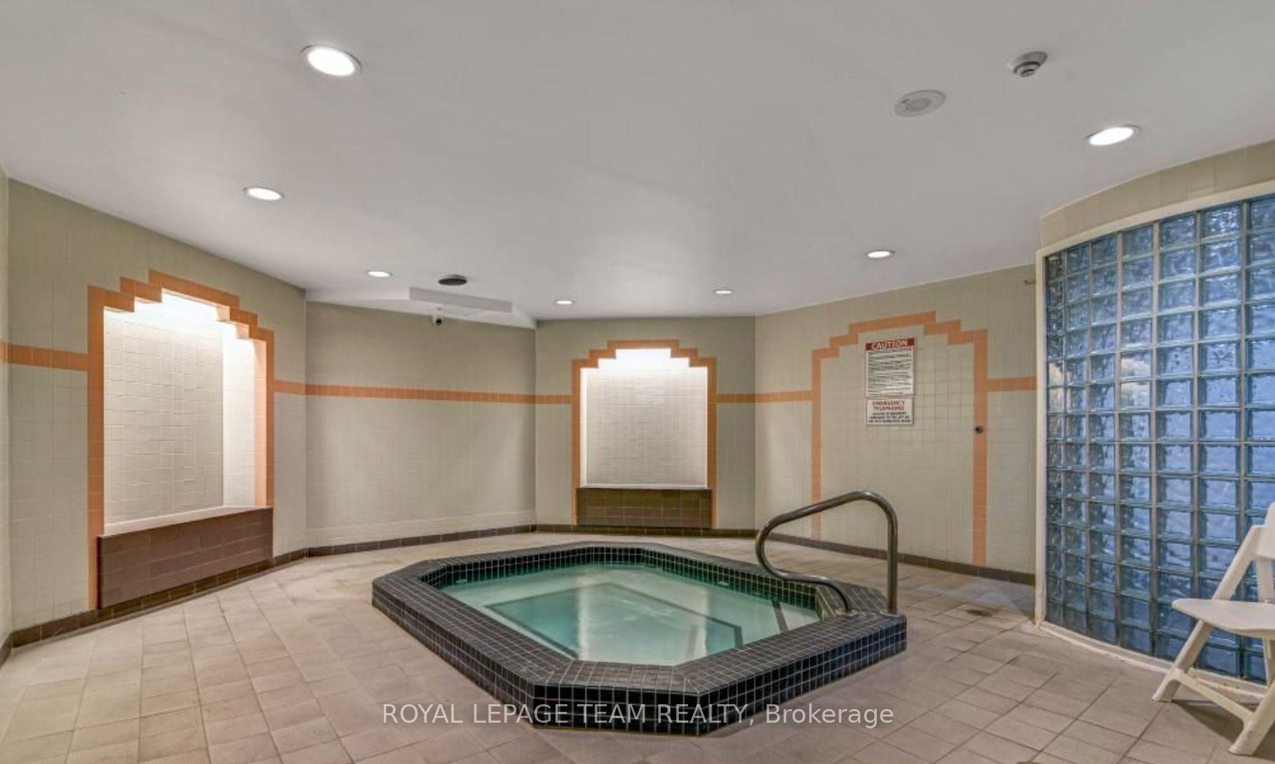 Photo 17 of Unit 909, 2759 Carousel Crescent, Ottawa, Emerald Woods/Sawmill Creek — HOMEH
