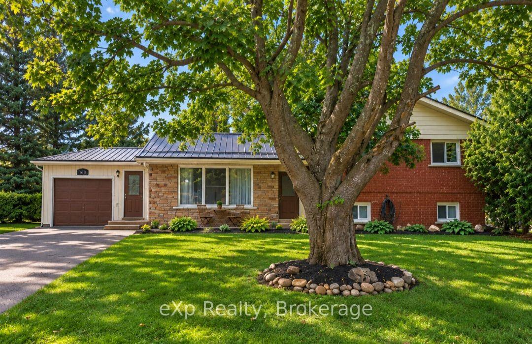 Photo of 165 Victoria Street W