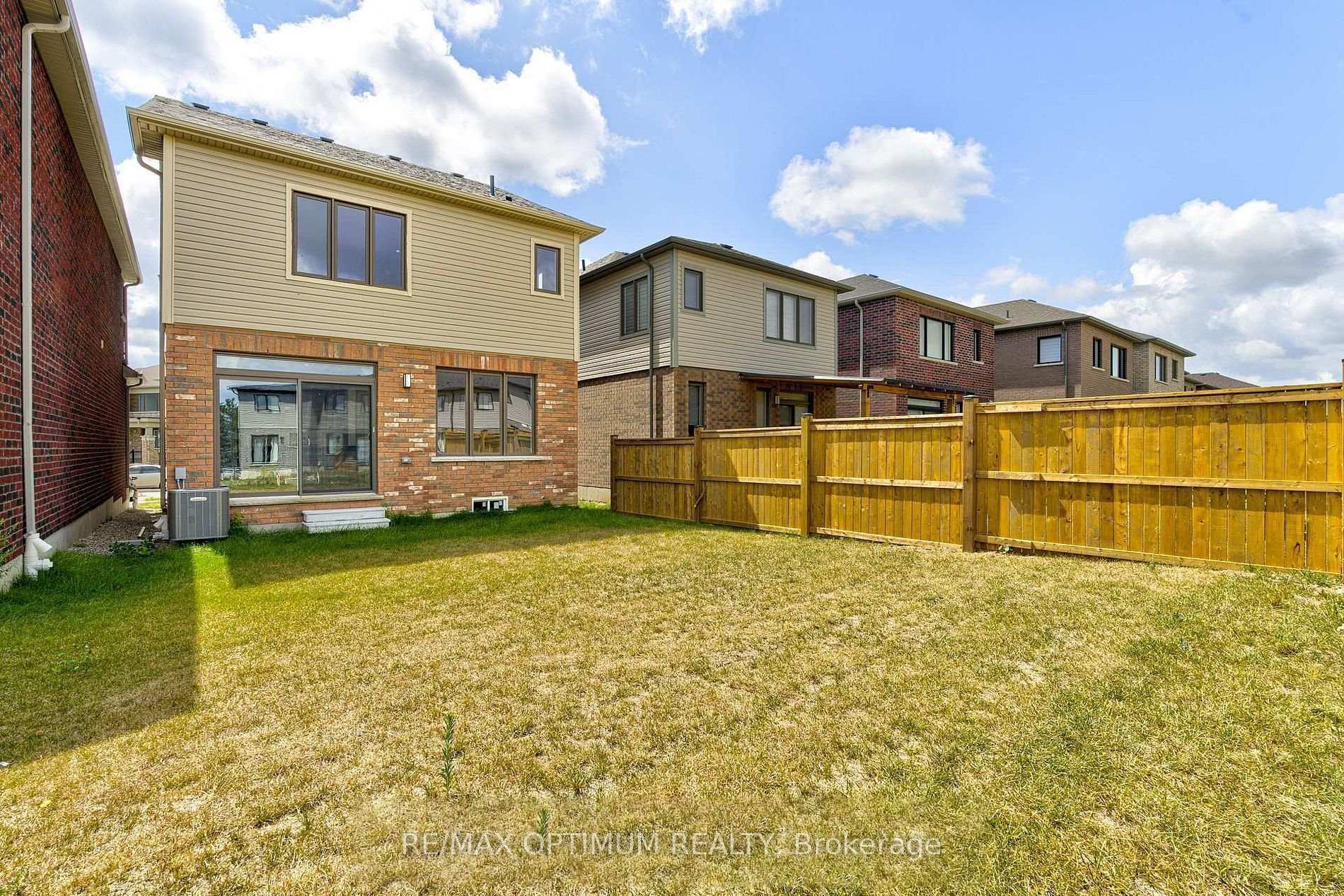 Photo 31 of 72 Blacklock Street, Cambridge, Westview — HOMEH