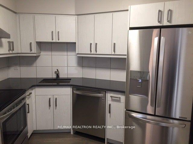 Photo of Unit 3104, 270 Queens Quay W