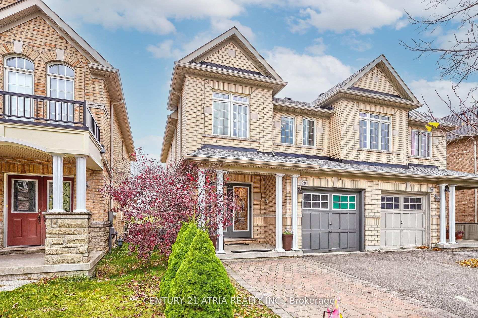 Photo 2 of 28 Barli Crescent, Vaughan, Patterson — HOMEH