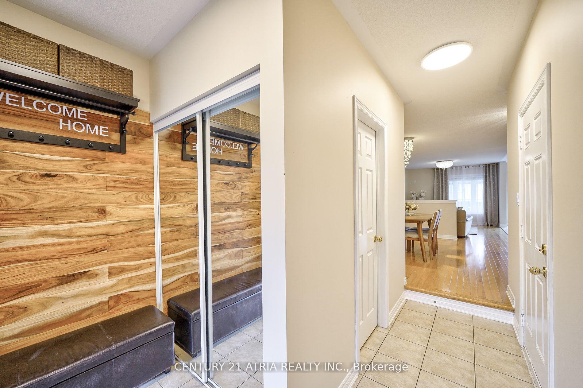 Photo 4 of 28 Barli Crescent, Vaughan, Patterson — HOMEH
