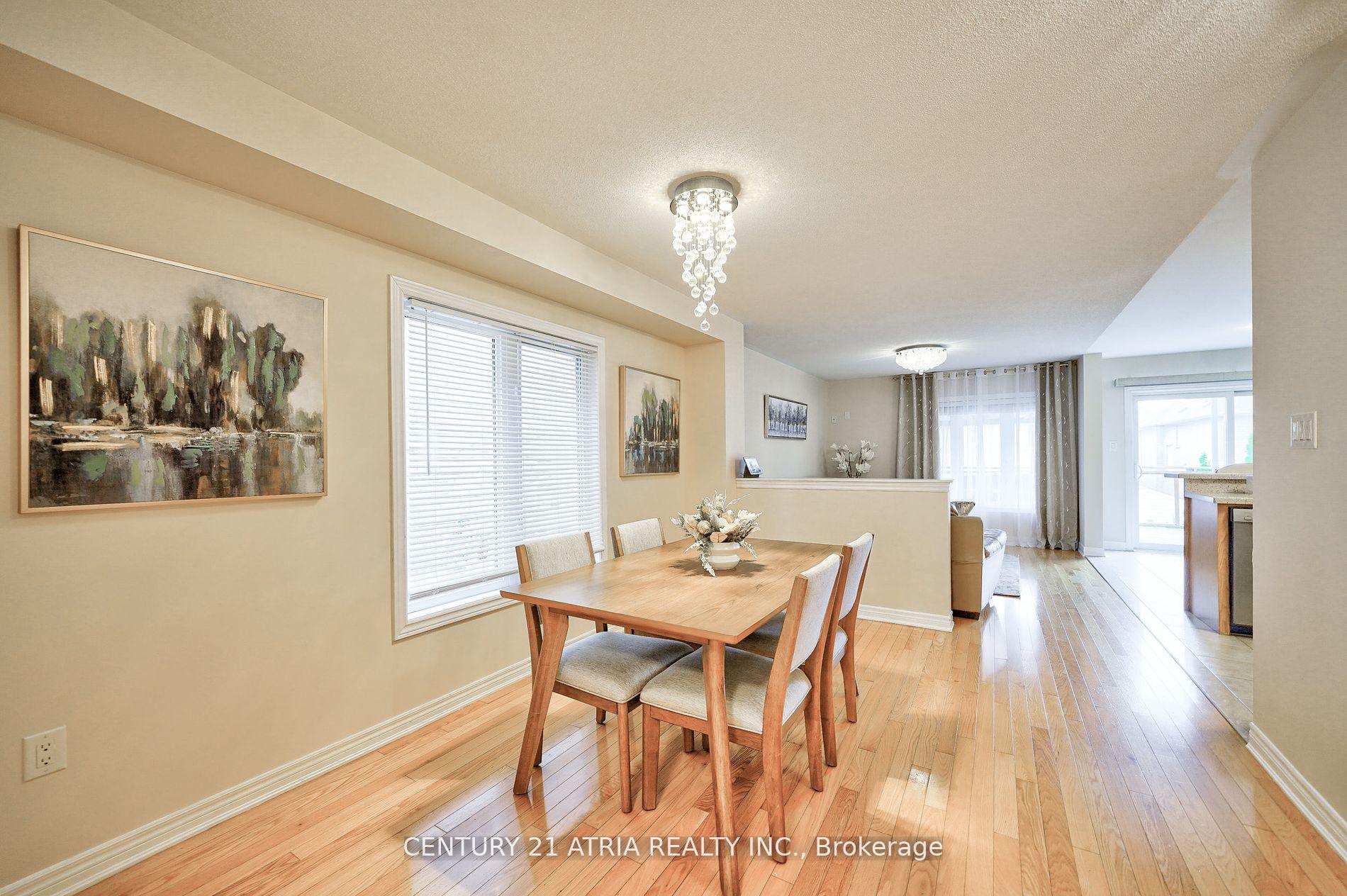 Photo 5 of 28 Barli Crescent, Vaughan, Patterson — HOMEH