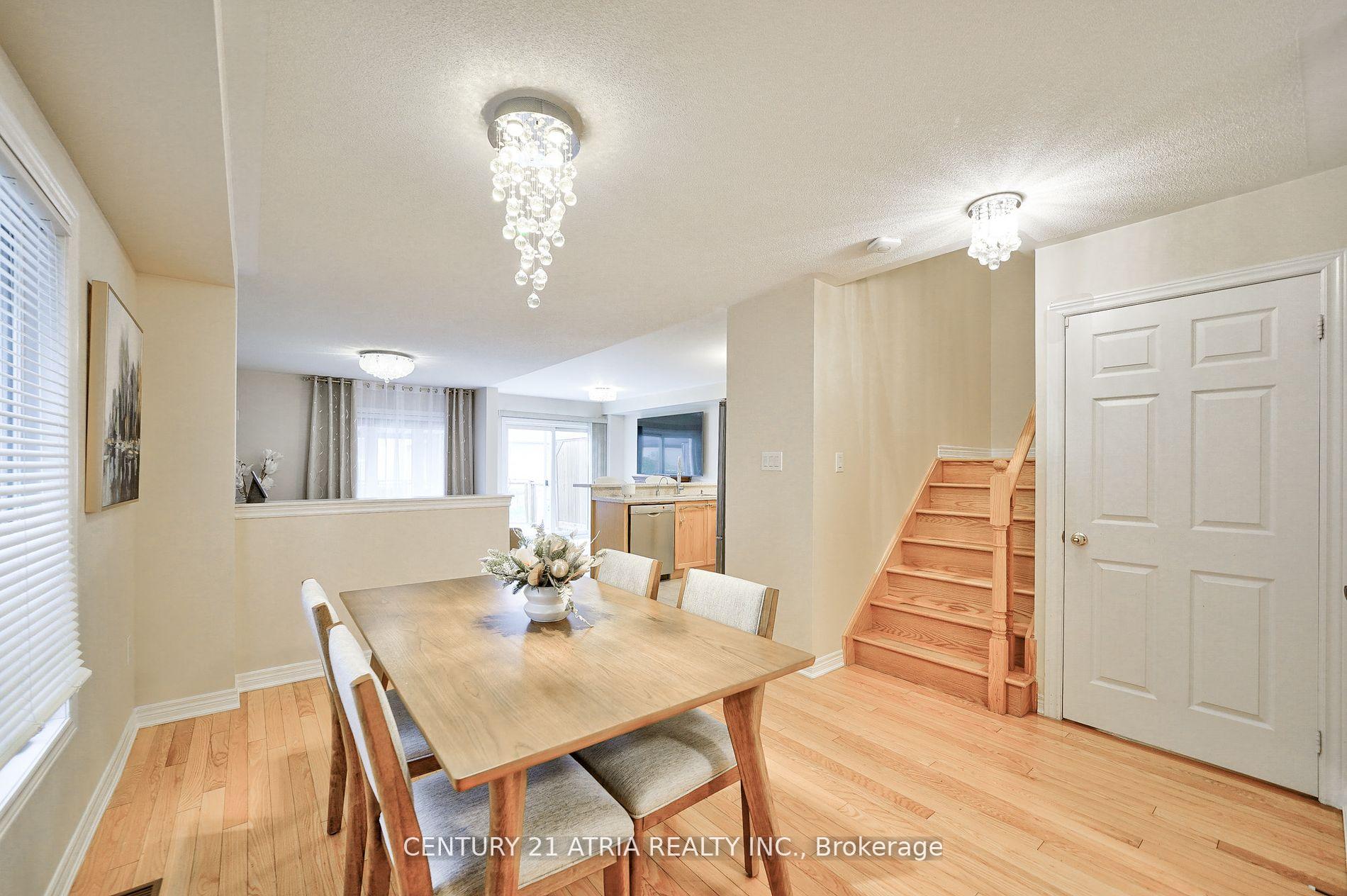 Photo 6 of 28 Barli Crescent, Vaughan, Patterson — HOMEH
