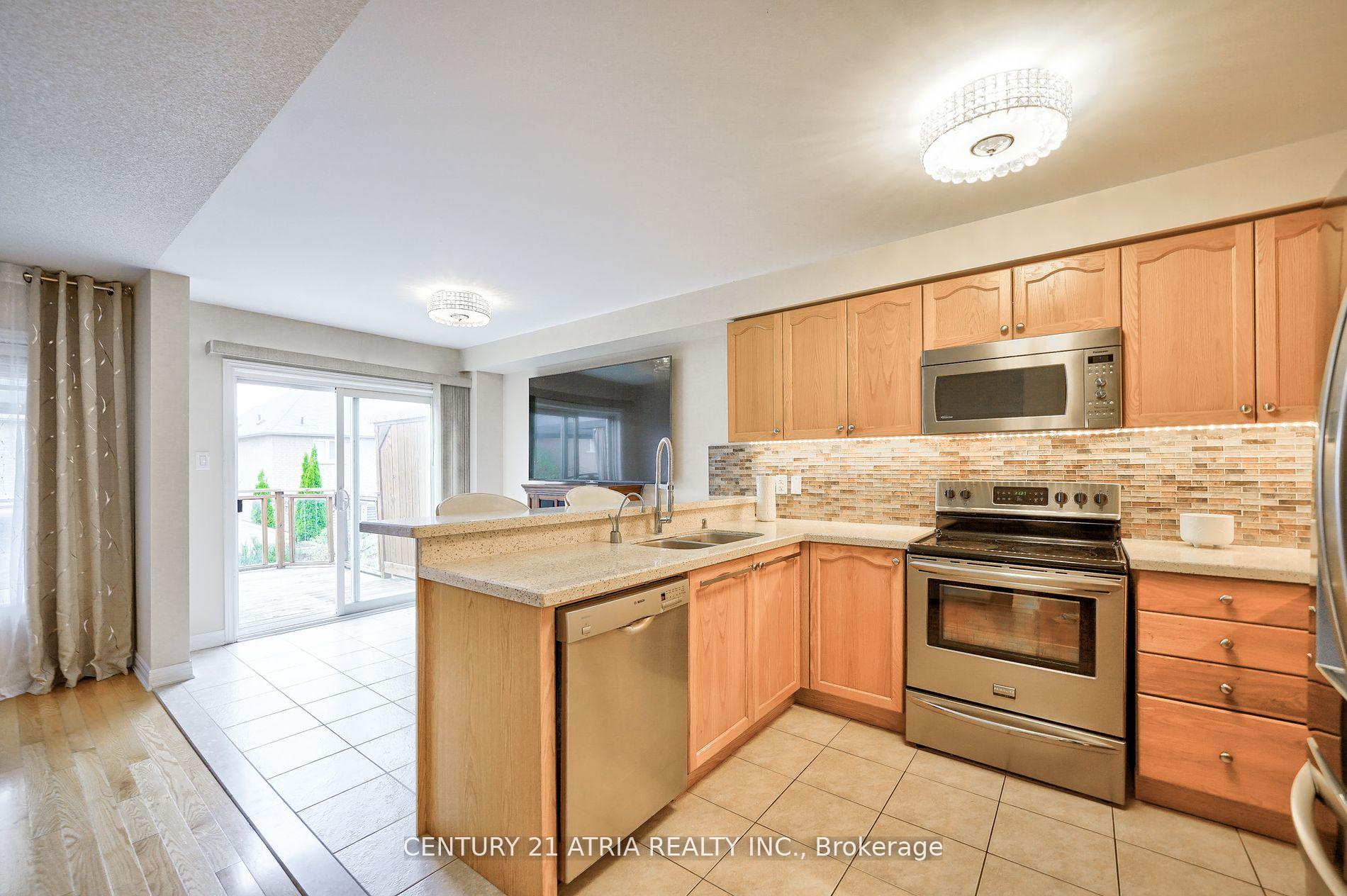 Photo 10 of 28 Barli Crescent, Vaughan, Patterson — HOMEH