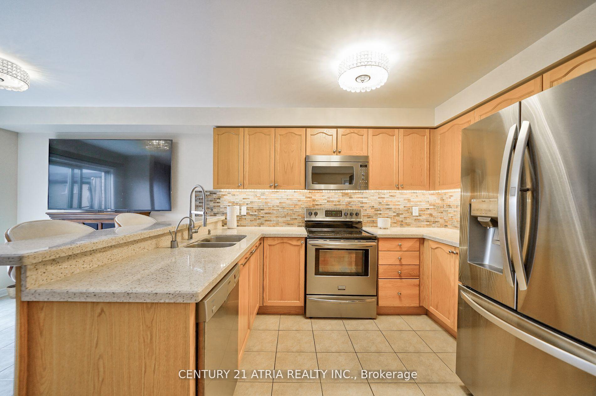 Photo 11 of 28 Barli Crescent, Vaughan, Patterson — HOMEH