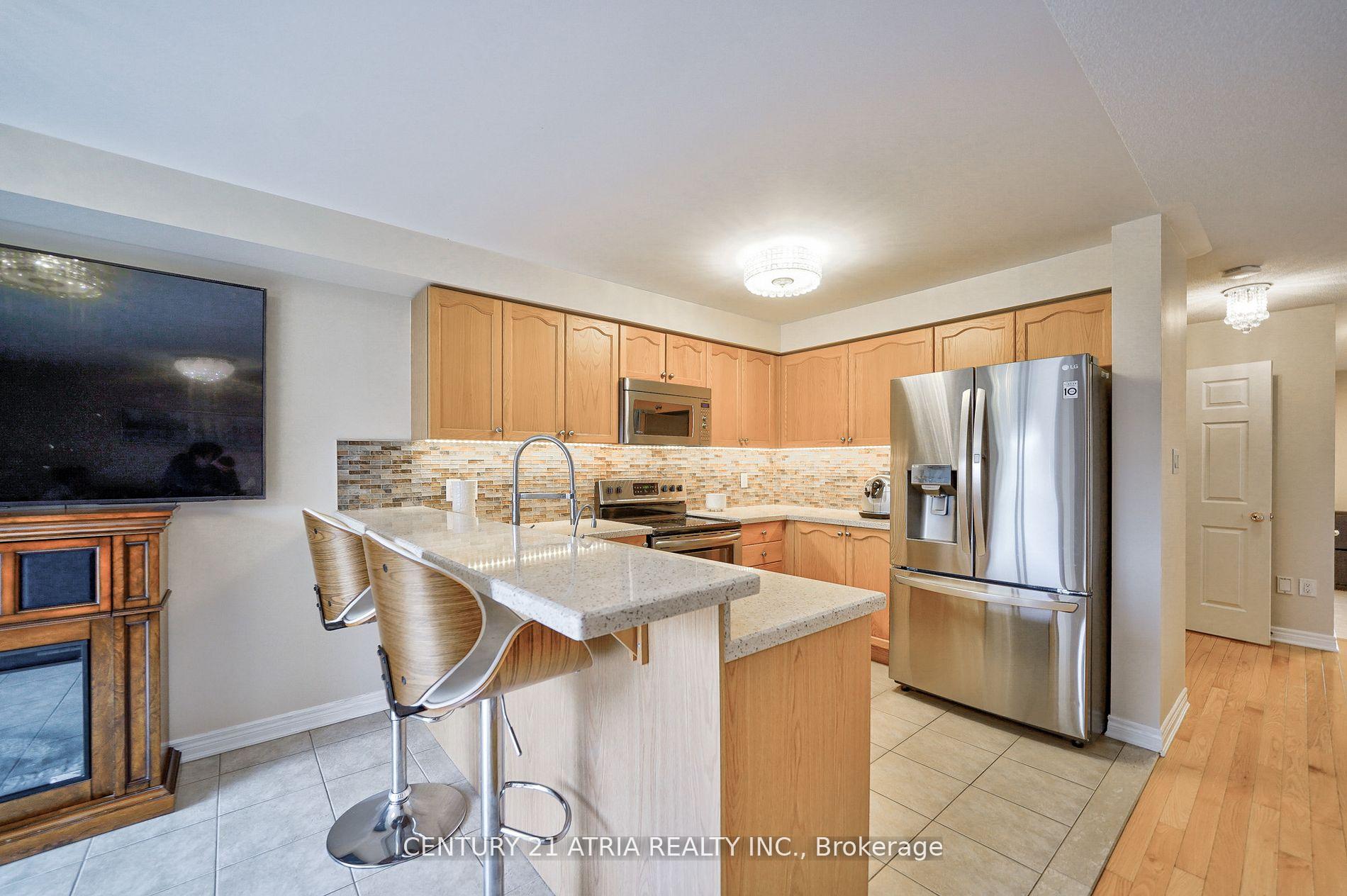 Photo 12 of 28 Barli Crescent, Vaughan, Patterson — HOMEH