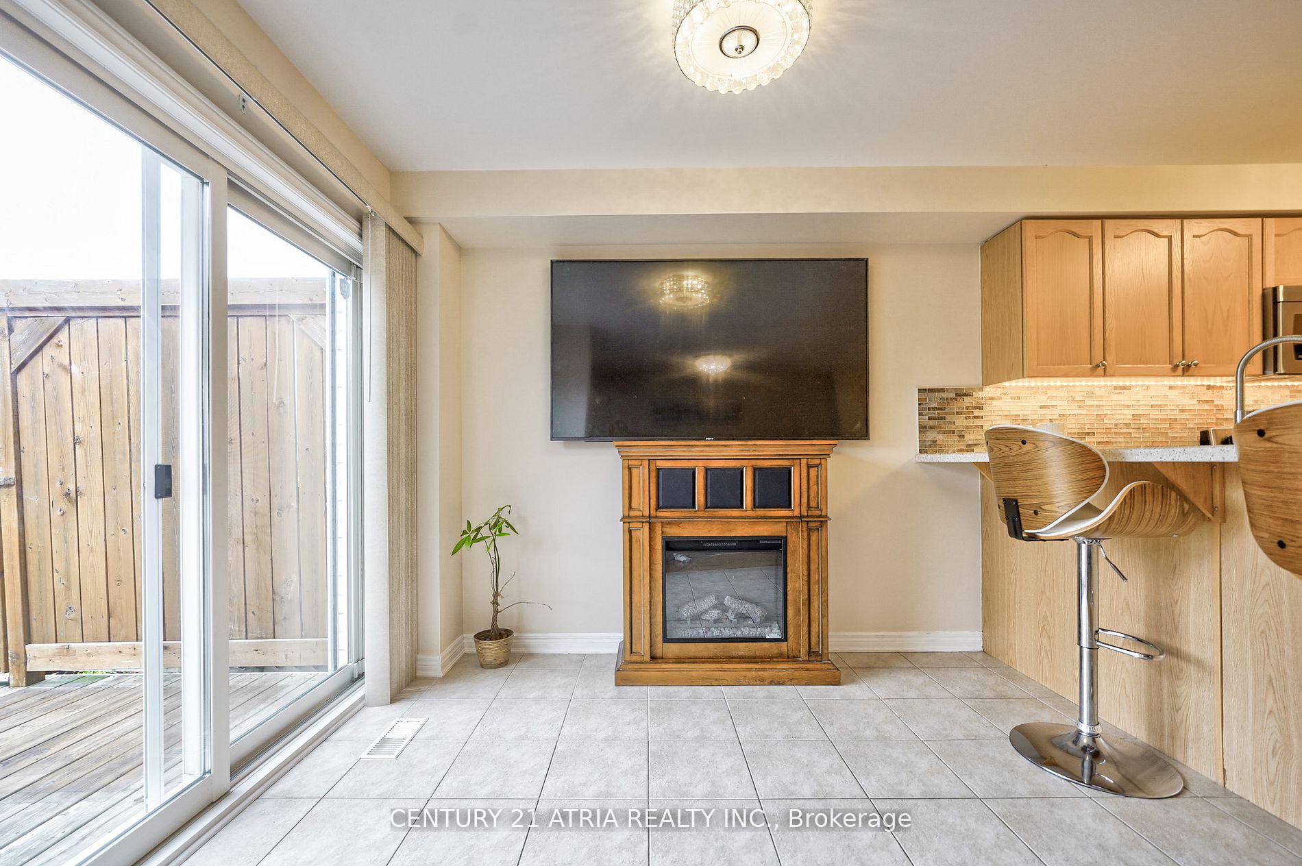Photo 13 of 28 Barli Crescent, Vaughan, Patterson — HOMEH