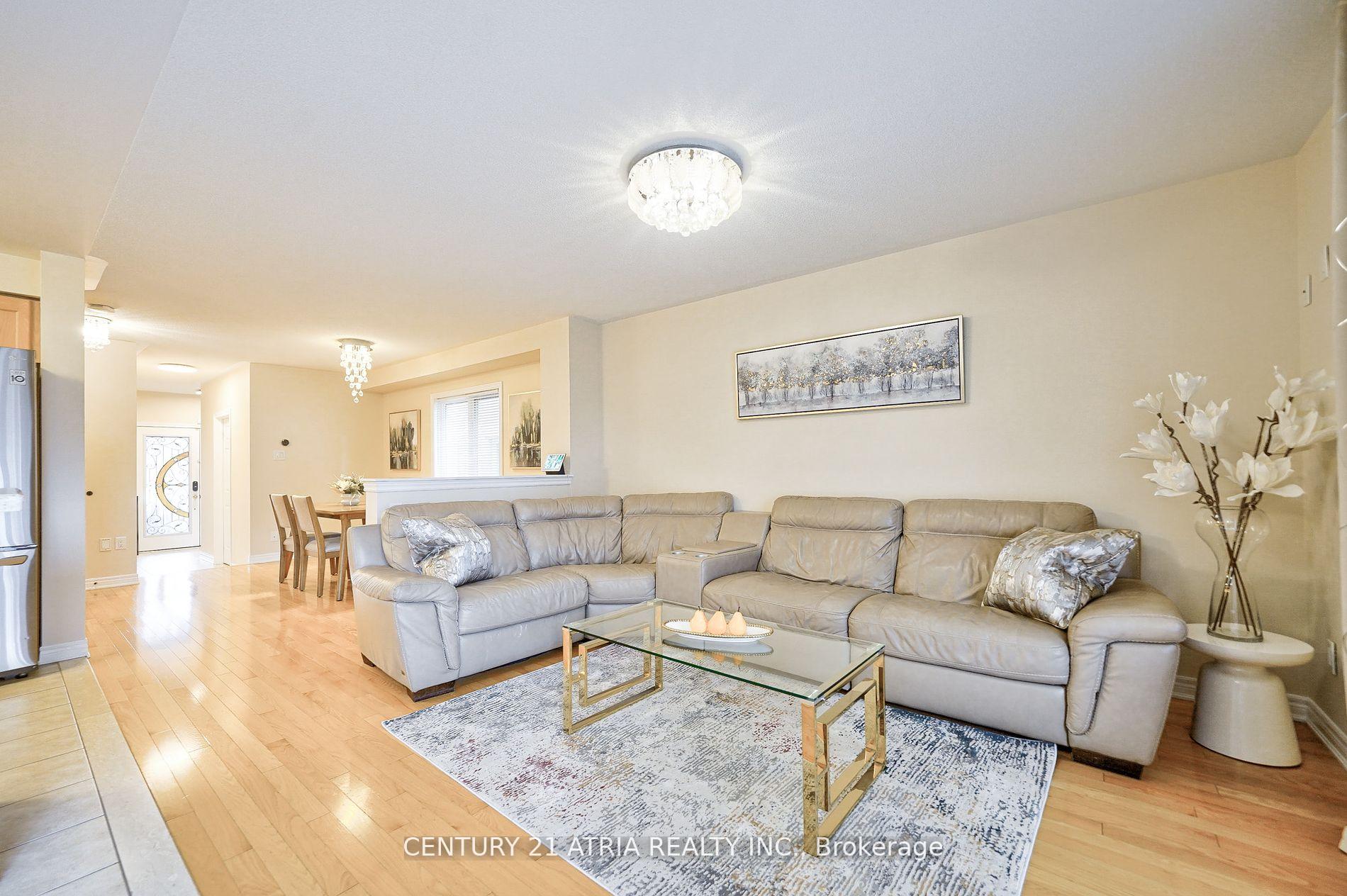 Photo 16 of 28 Barli Crescent, Vaughan, Patterson — HOMEH