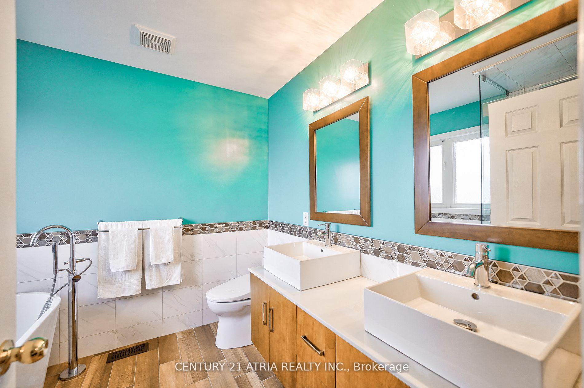 Photo 20 of 28 Barli Crescent, Vaughan, Patterson — HOMEH