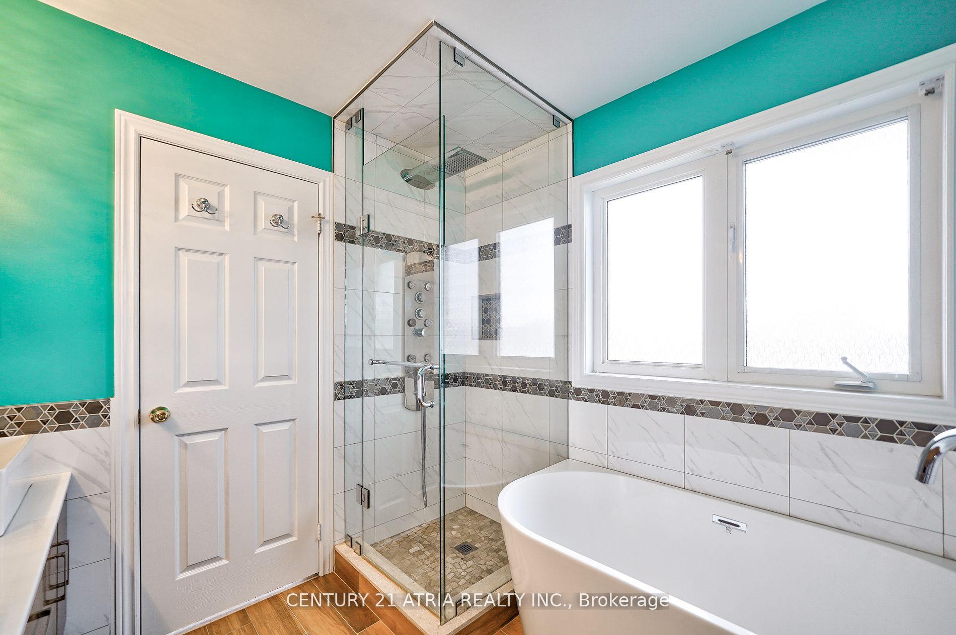 Photo 21 of 28 Barli Crescent, Vaughan, Patterson — HOMEH