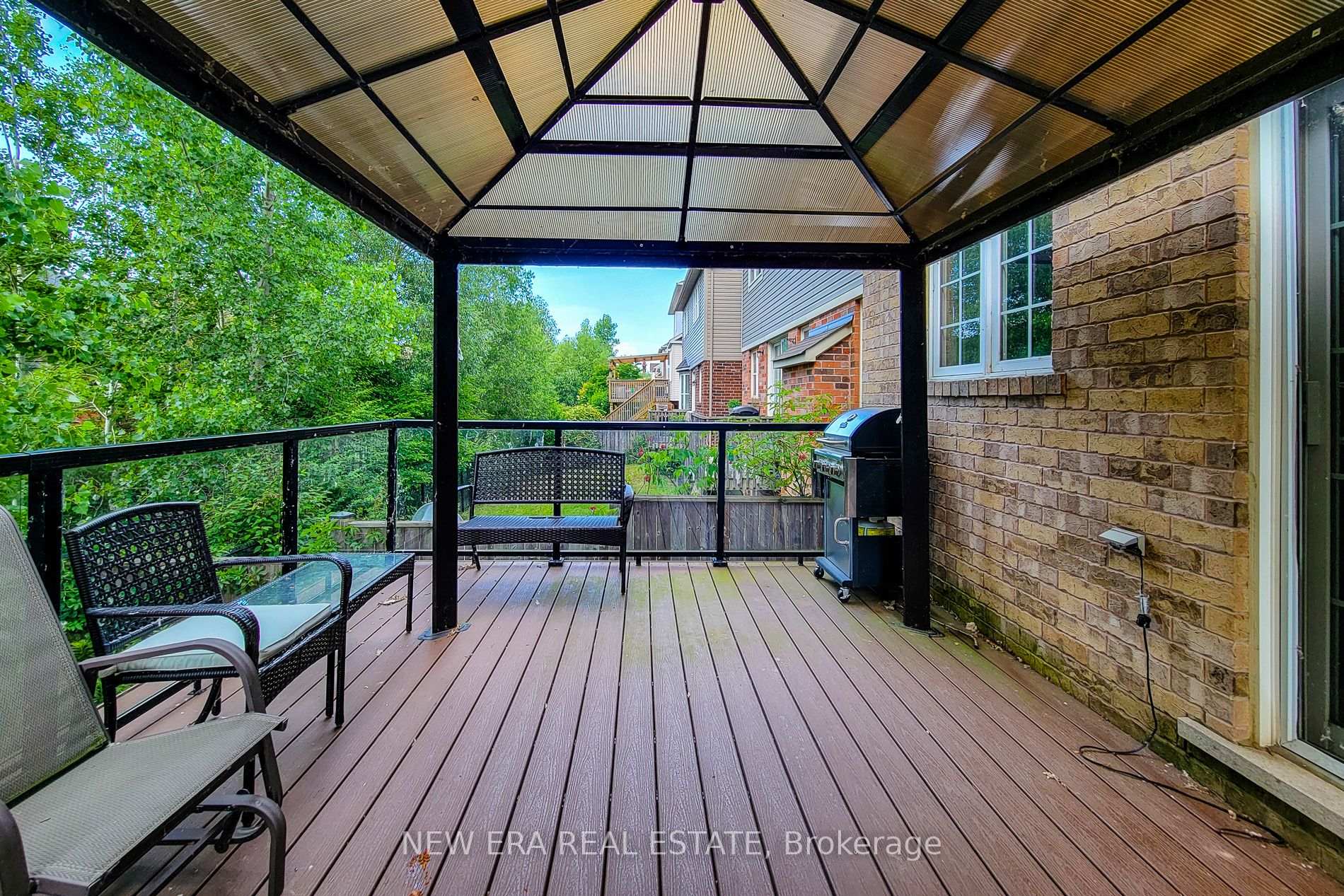 Photo 6 of 128 Montreal Circle, Hamilton, Winona Park — HOMEH