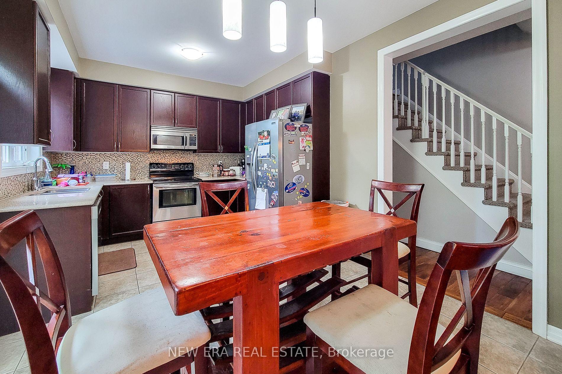 Photo 18 of 128 Montreal Circle, Hamilton, Winona Park — HOMEH