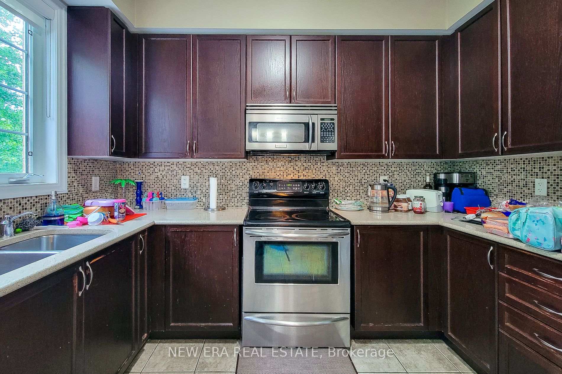Photo 19 of 128 Montreal Circle, Hamilton, Winona Park — HOMEH