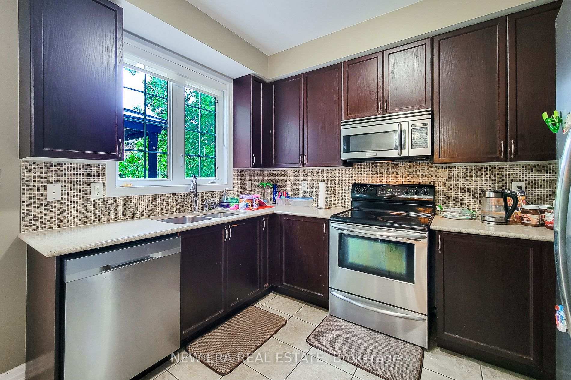 Photo 21 of 128 Montreal Circle, Hamilton, Winona Park — HOMEH