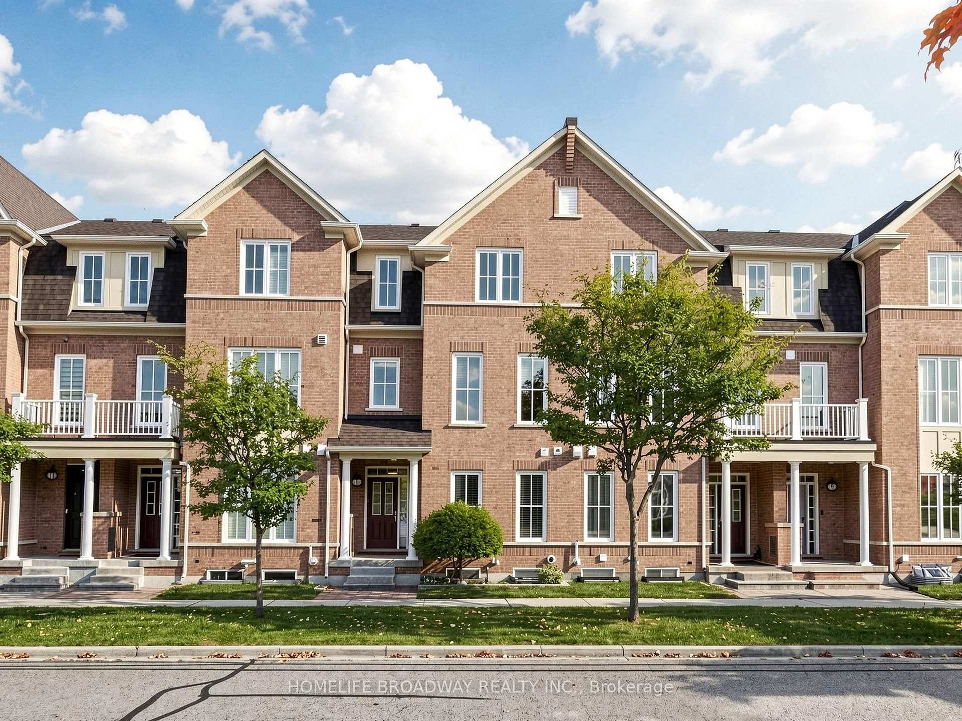 Photo 2 of 9 Earnshaw Drive, Markham, Victoria Square — HOMEH