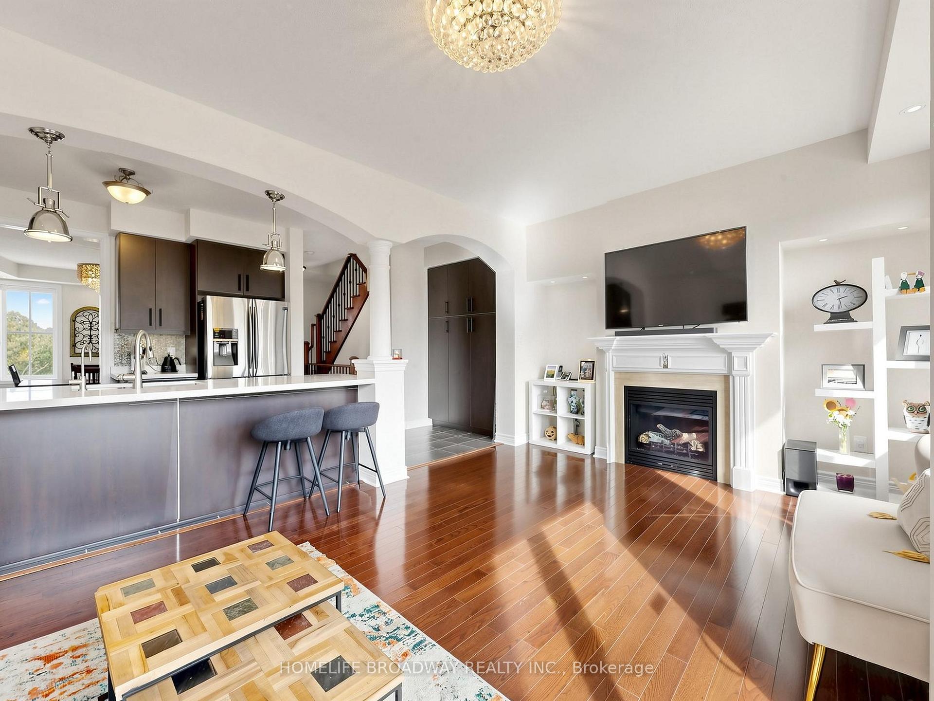 Photo 5 of 9 Earnshaw Drive, Markham, Victoria Square — HOMEH
