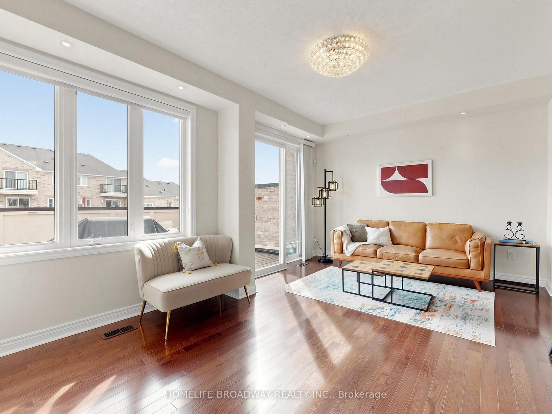 Photo 7 of 9 Earnshaw Drive, Markham, Victoria Square — HOMEH